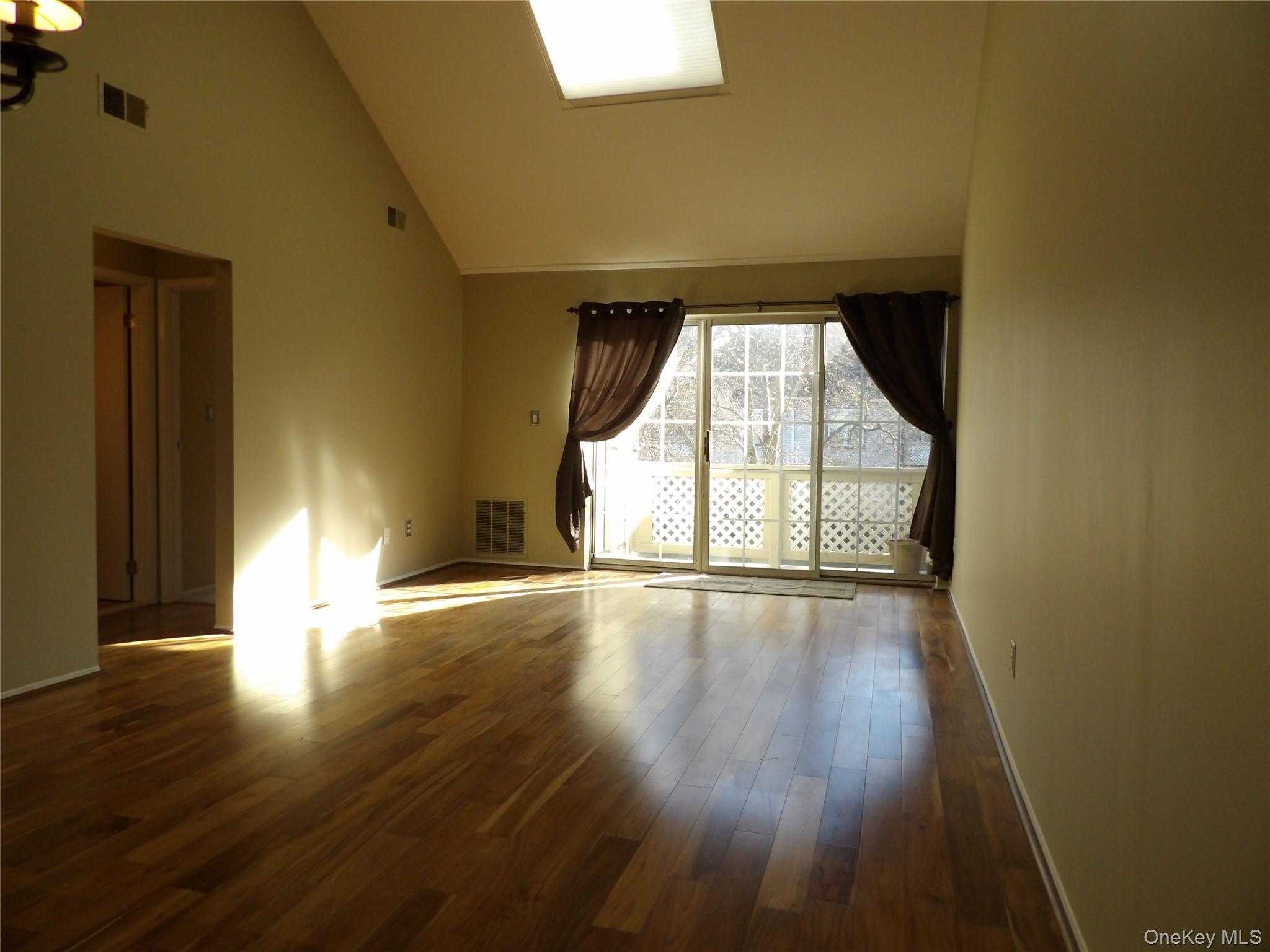 #6 photo, 26 Greenmeadow Drive, Babylon , NY 11702