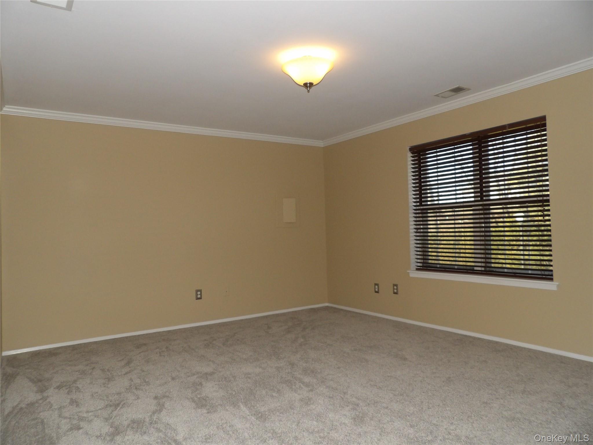 #8 photo, 26 Greenmeadow Drive, Babylon , NY 11702