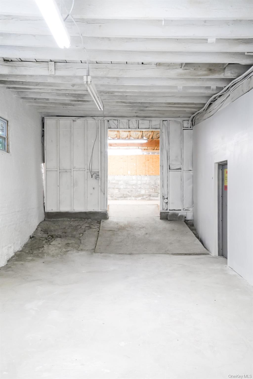 #12 photo, 32 Chambers Street, Newburgh , NY 12550