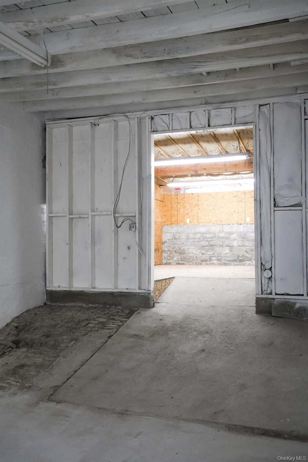 #14 photo, 32 Chambers Street, Newburgh , NY 12550