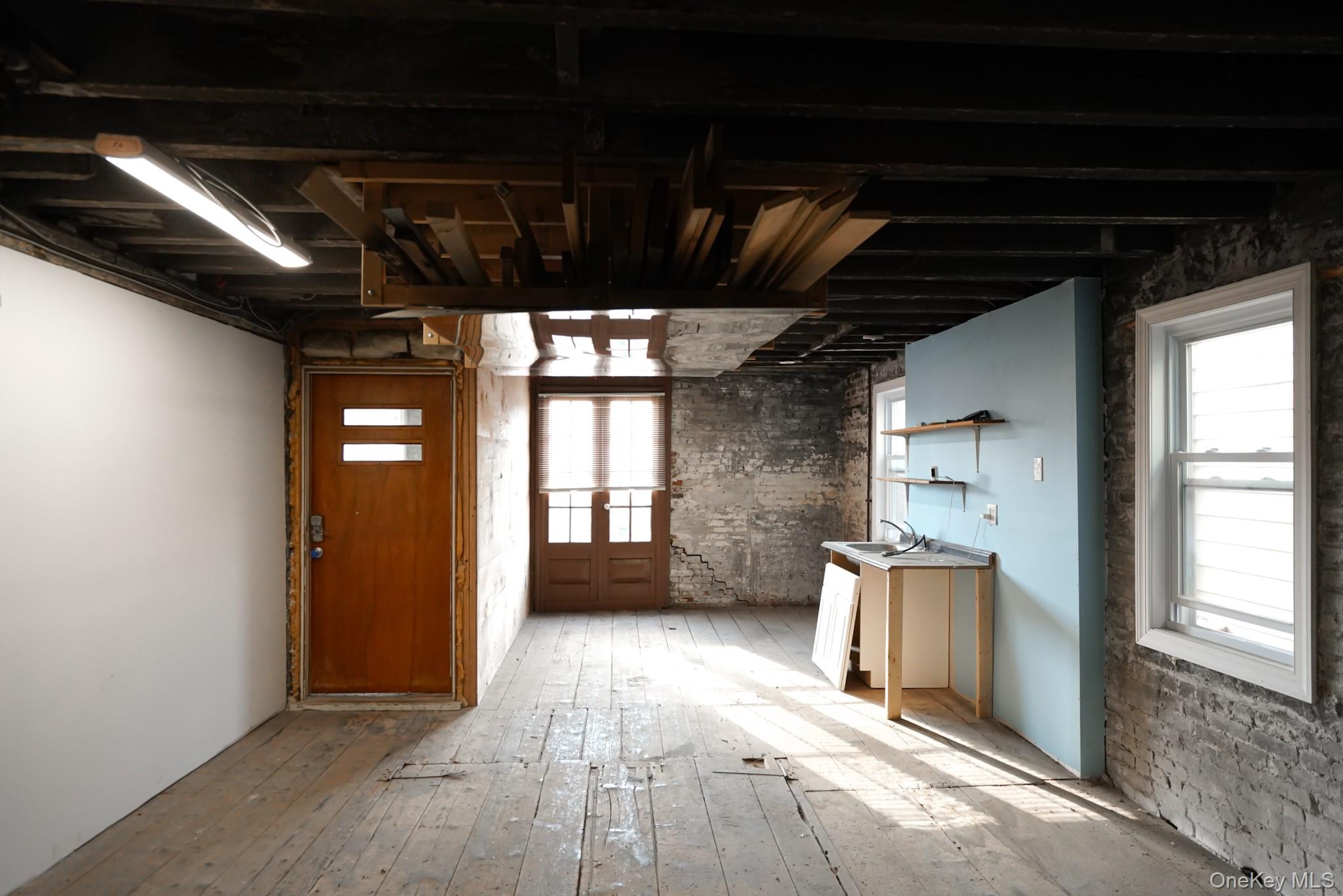 #20 photo, 32 Chambers Street, Newburgh , NY 12550