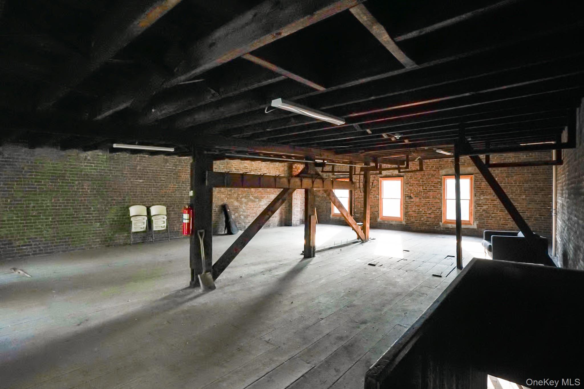 #4 photo, 32 Chambers Street, Newburgh , NY 12550