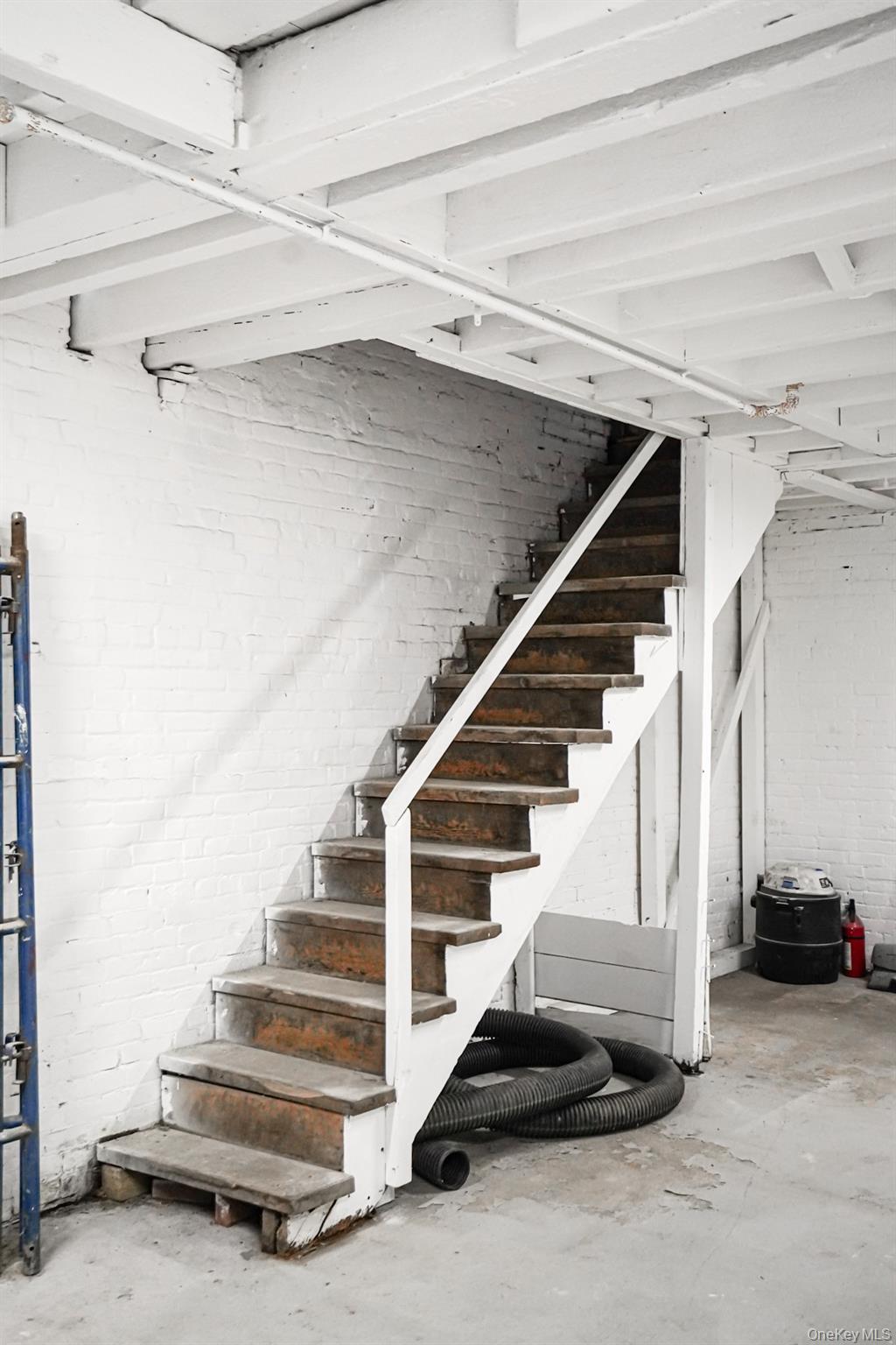 #5 photo, 32 Chambers Street, Newburgh , NY 12550