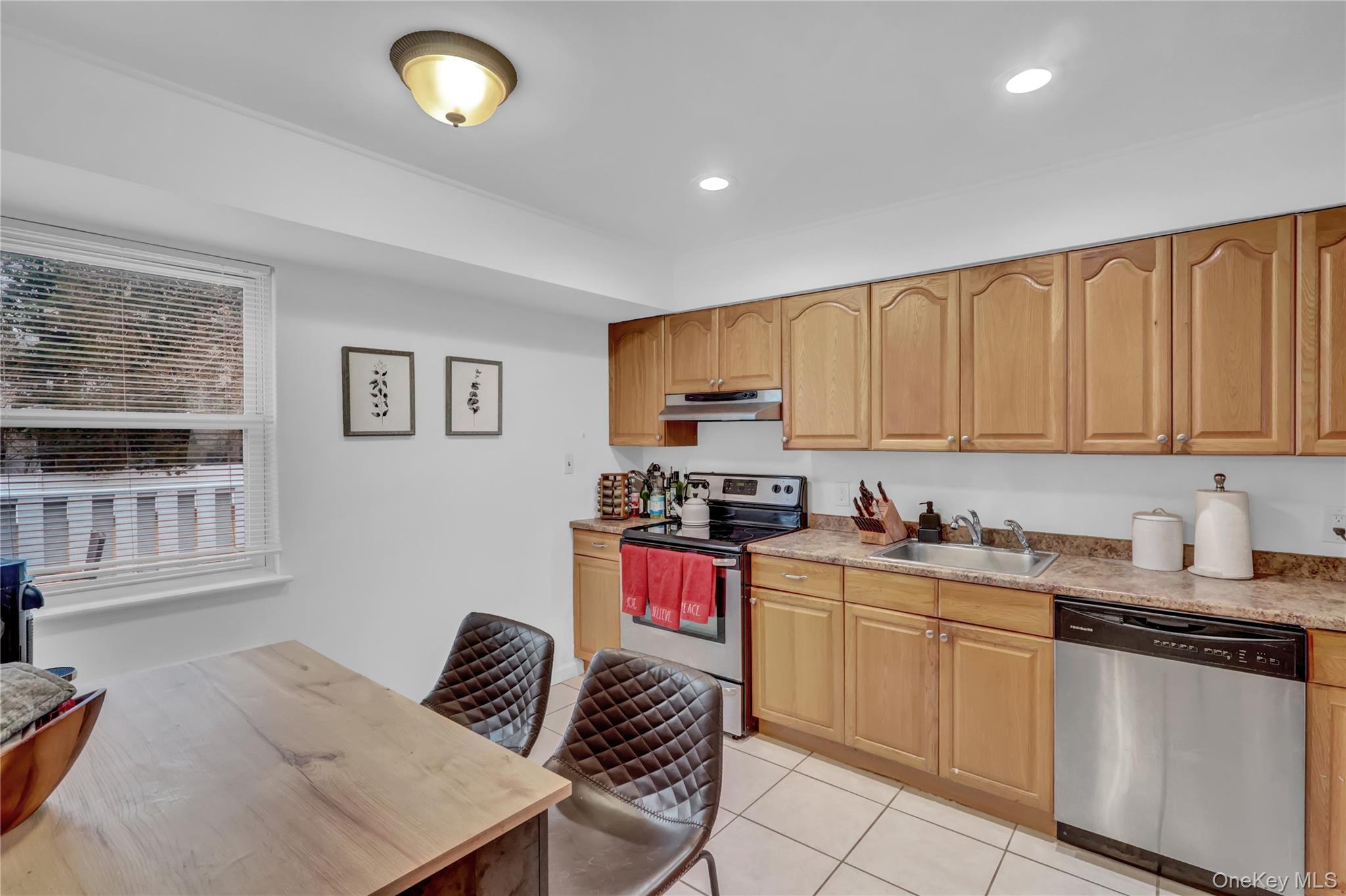 #11 photo, 64 Eileen Avenue, Plainview , NY 11803