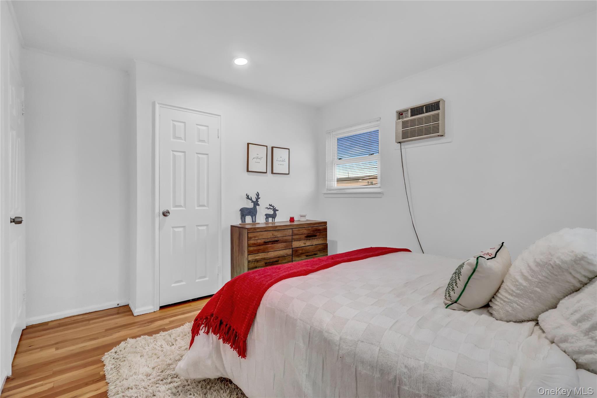 #14 photo, 64 Eileen Avenue, Plainview , NY 11803