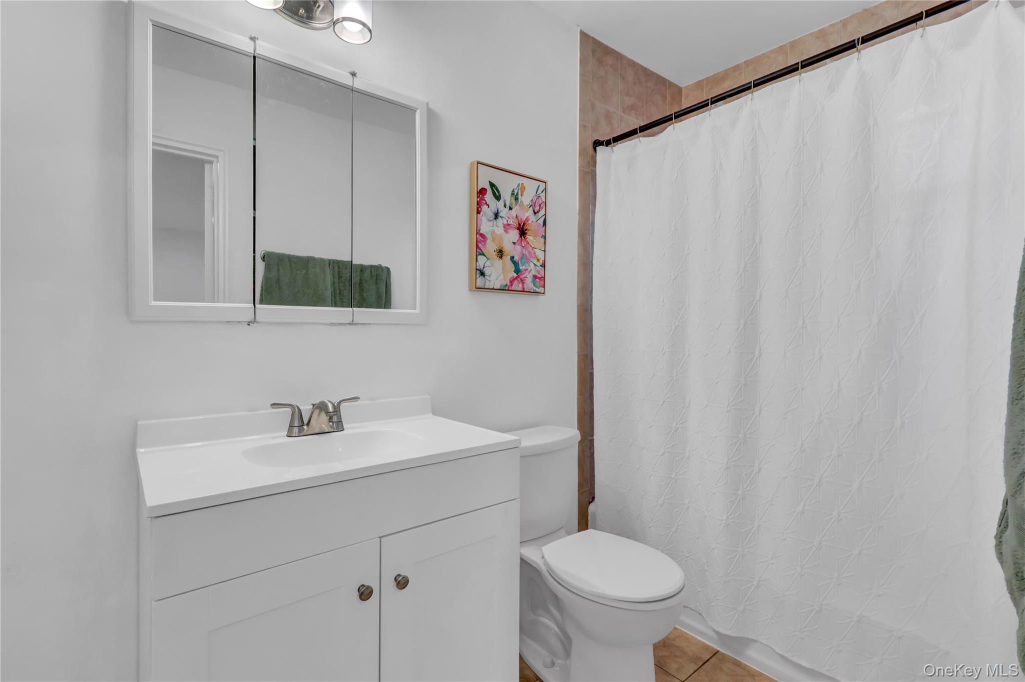 #17 photo, 64 Eileen Avenue, Plainview , NY 11803