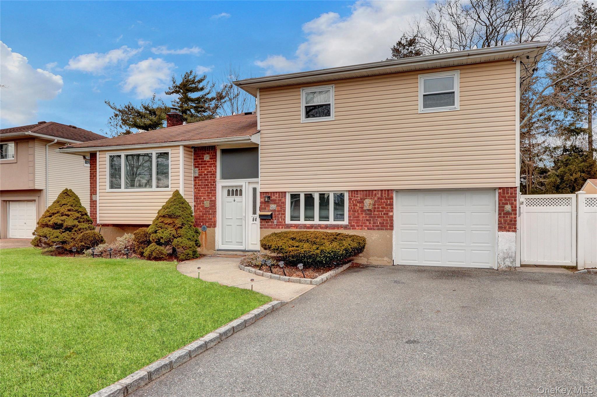 #3 photo, 64 Eileen Avenue, Plainview , NY 11803