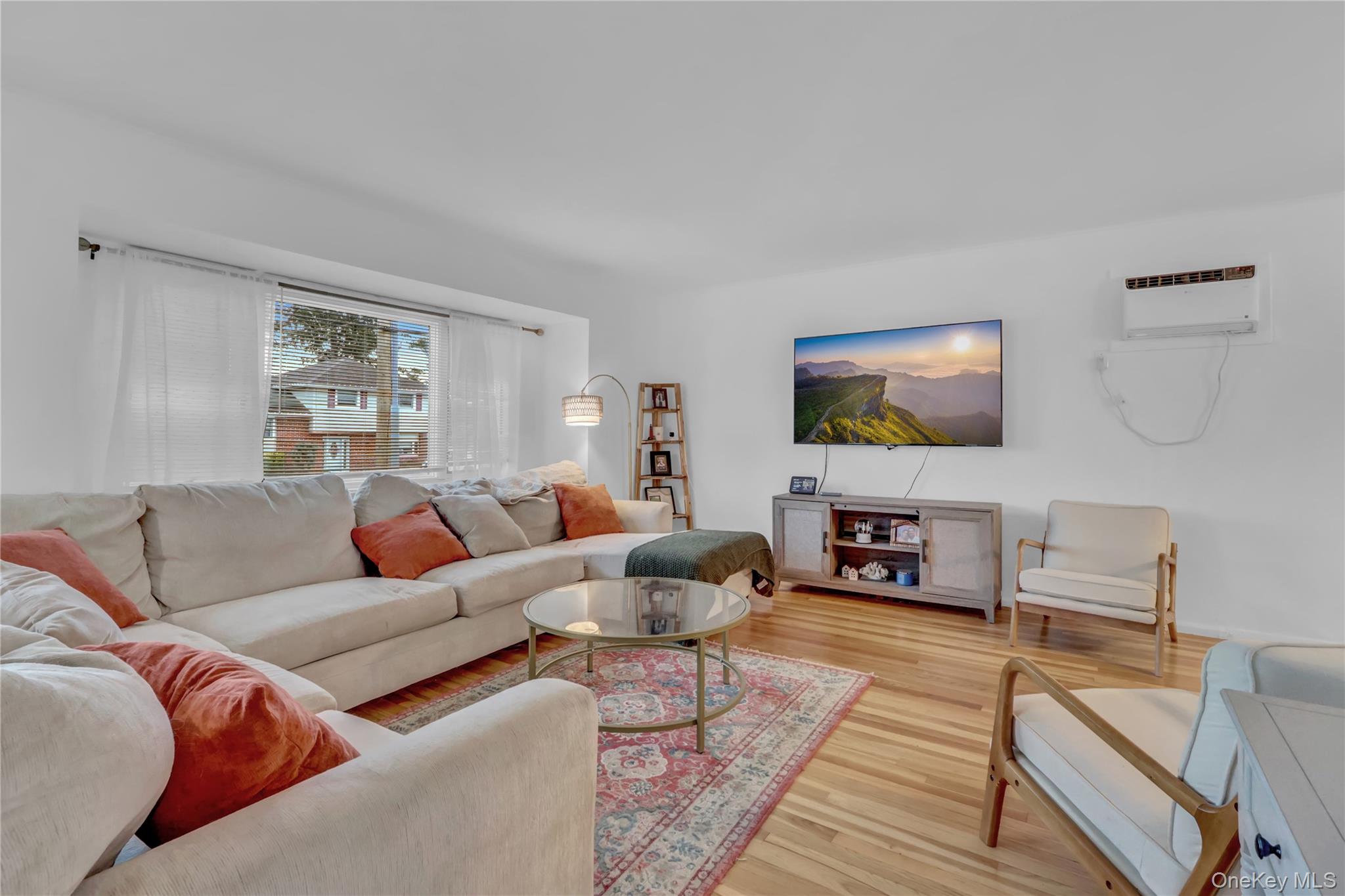 #8 photo, 64 Eileen Avenue, Plainview , NY 11803