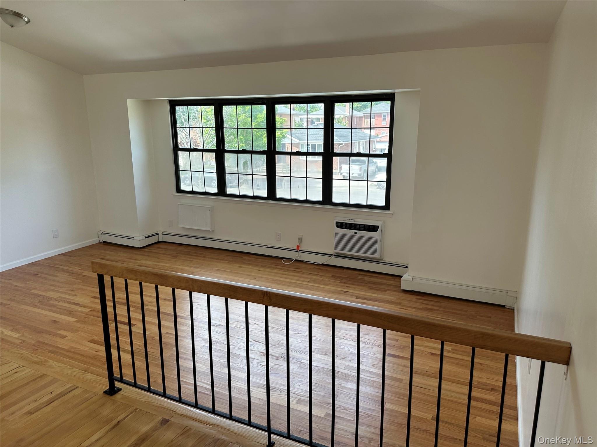 #10 photo, 6119 232nd Street, কুইন্‌স Oakland Gardens , NY 11364