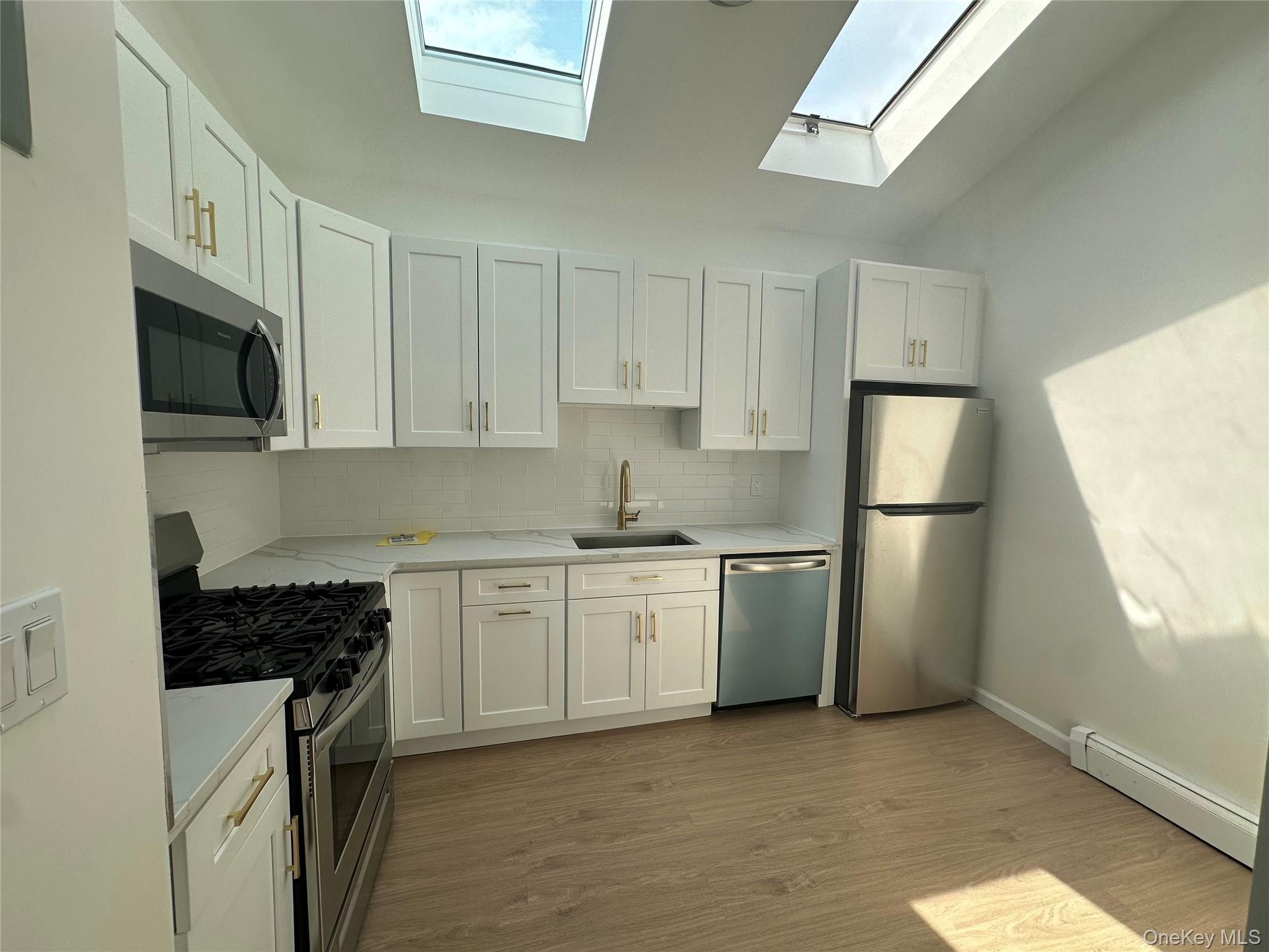 #11 photo, 6119 232nd Street, কুইন্‌স Oakland Gardens , NY 11364