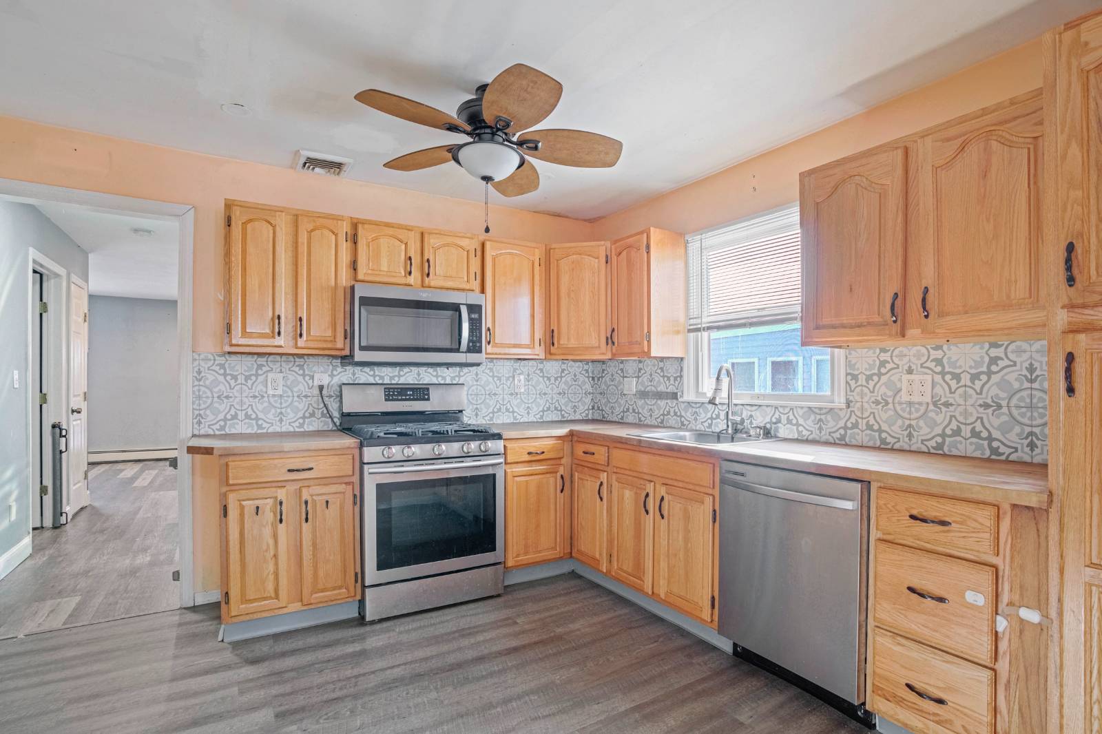 #19 photo, 29 Litchfield Ave, Elmont , NY 11003