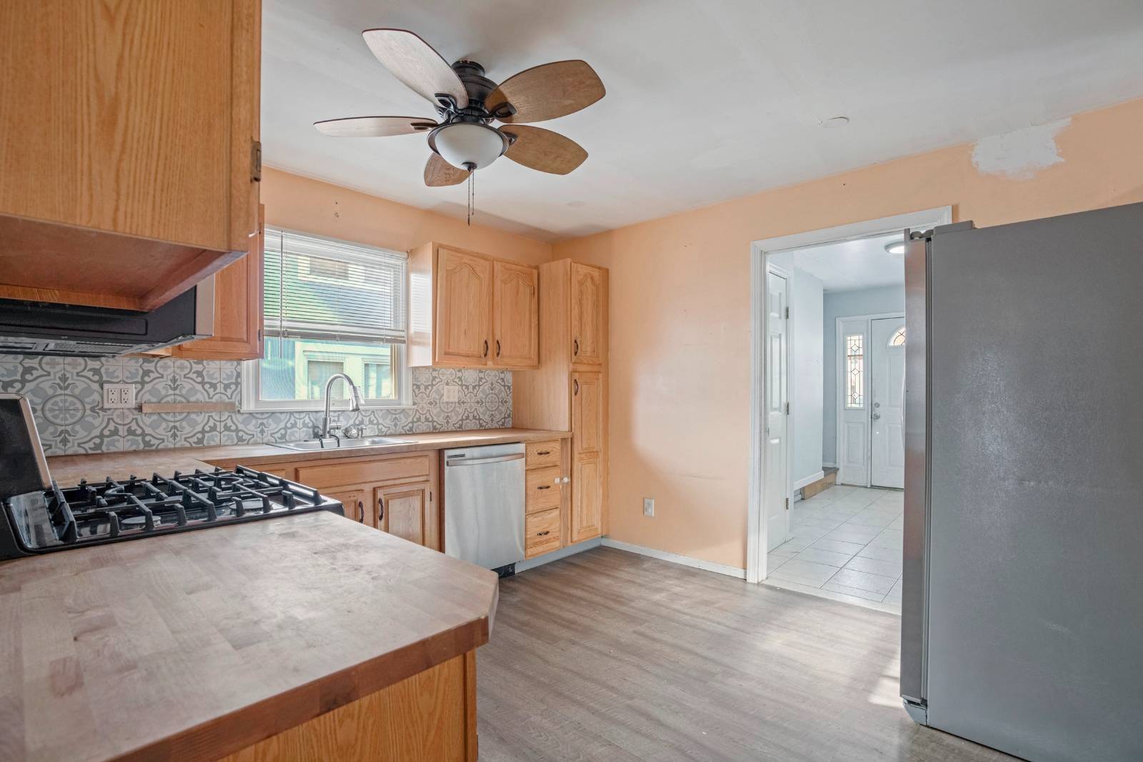 #20 photo, 29 Litchfield Ave, Elmont , NY 11003