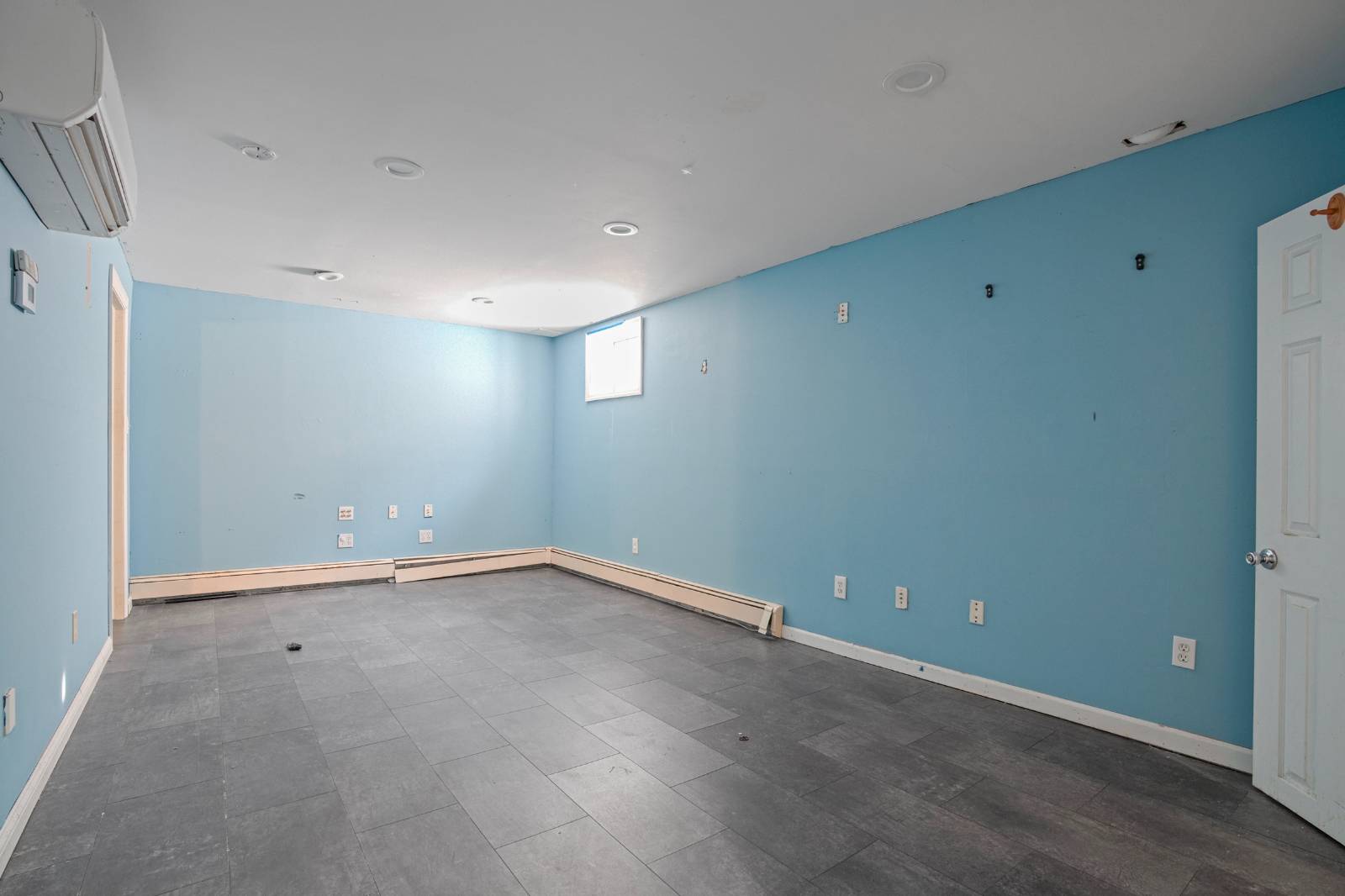 #23 photo, 29 Litchfield Ave, Elmont , NY 11003