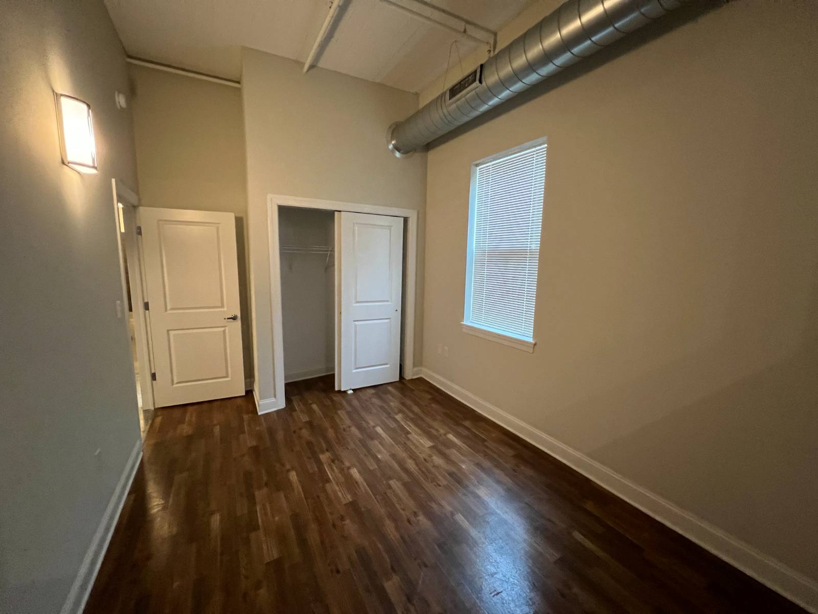 #17 photo, 733 Broadway, #209, Albany , NY 12207