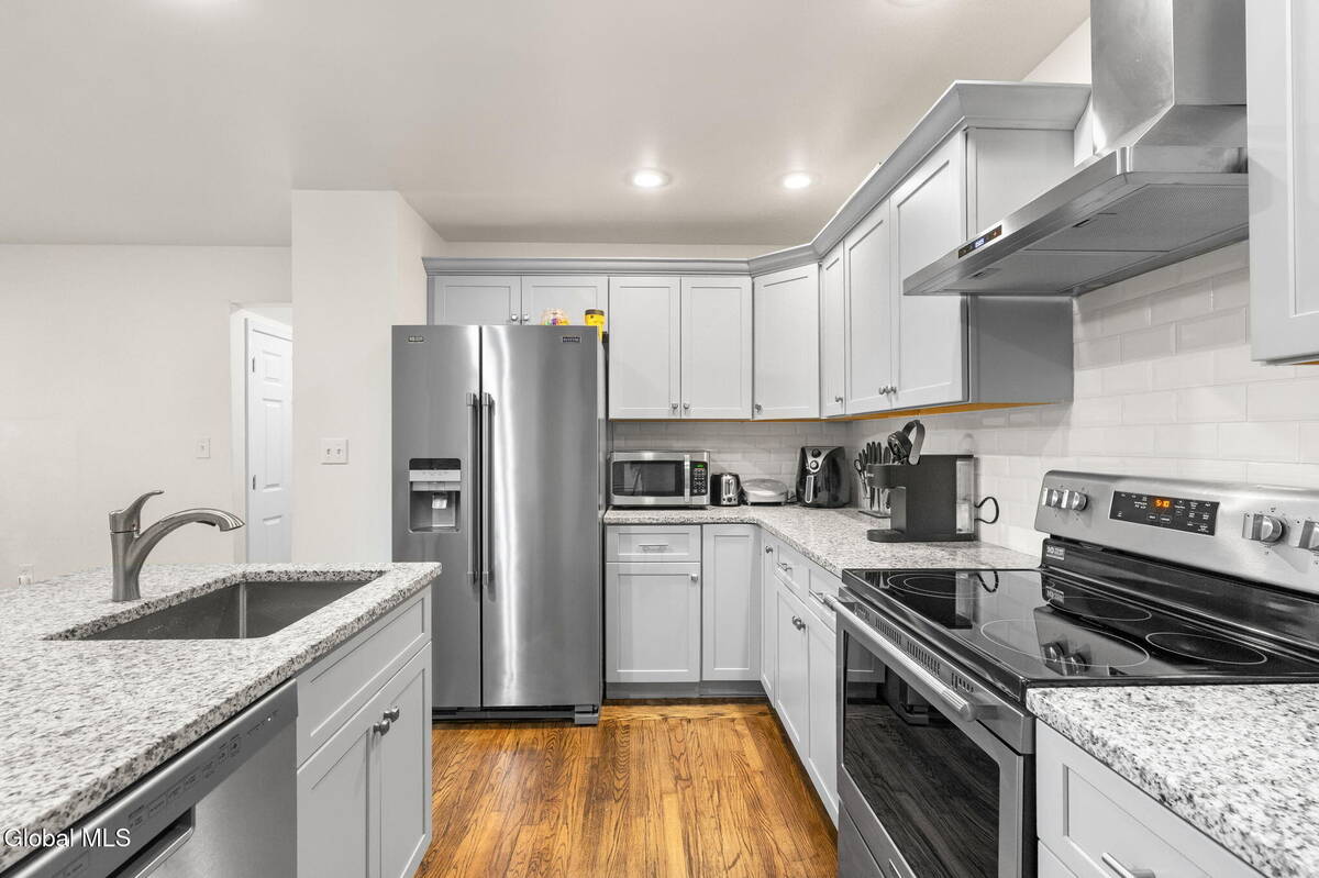 #7 photo, 38 James Street, Green Island , NY 12183