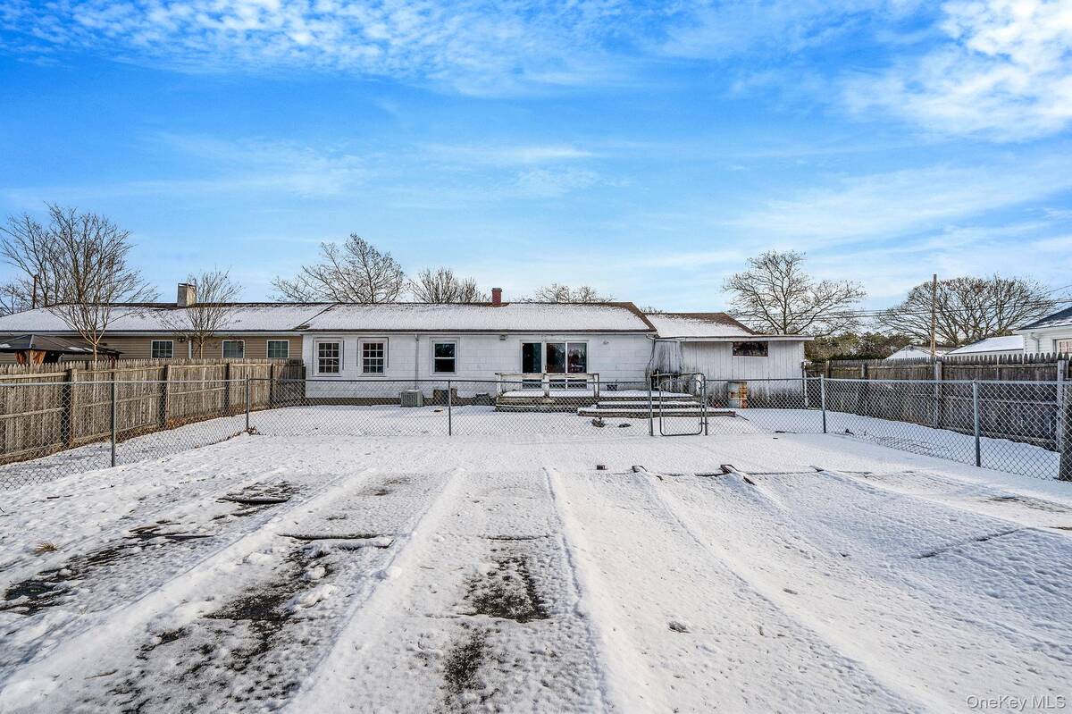 #22 photo, 741 Hamilton Avenue, সাফোক কাউন্টি Westhampton Beach , NY 11978