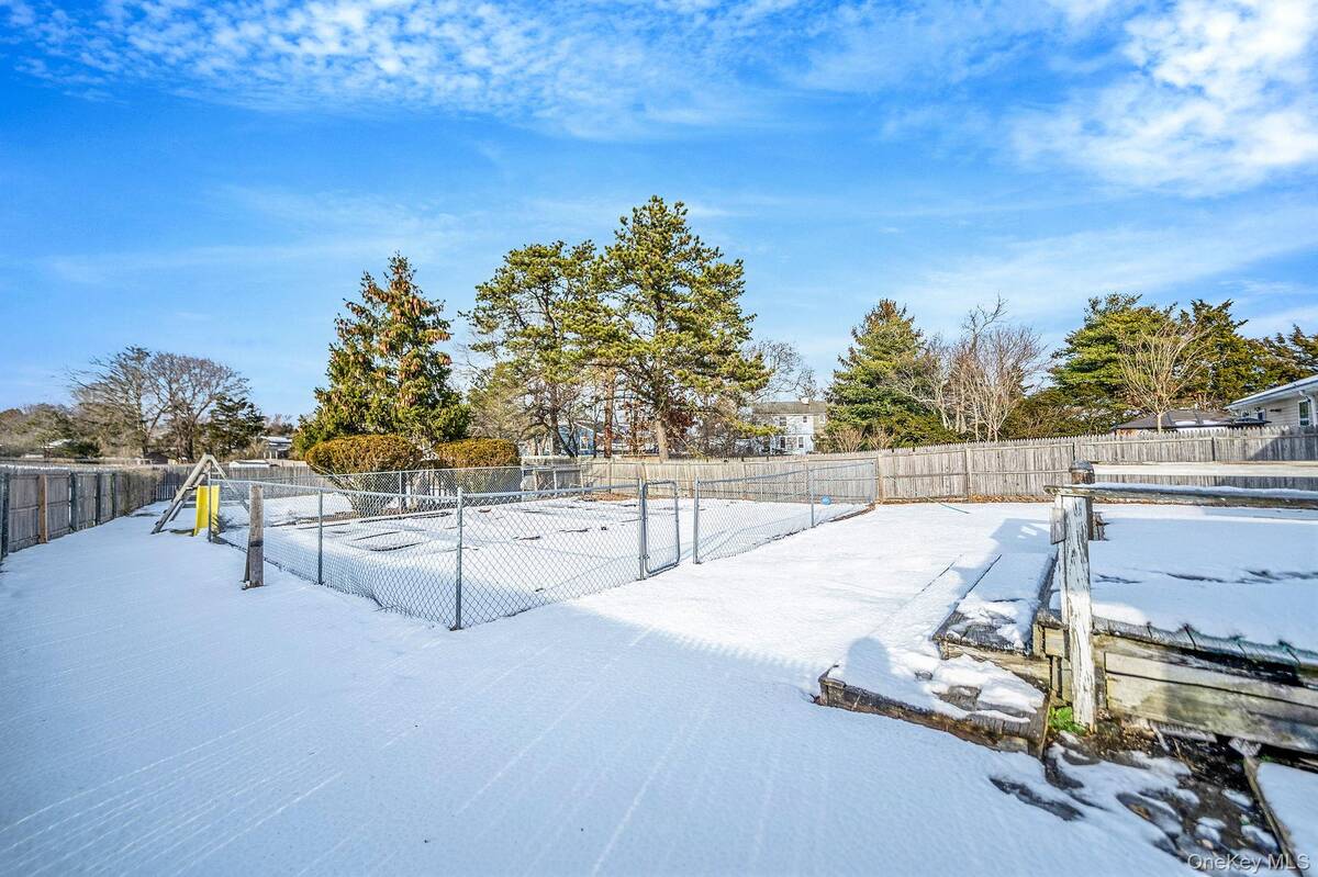 #24 photo, 741 Hamilton Avenue, সাফোক কাউন্টি Westhampton Beach , NY 11978