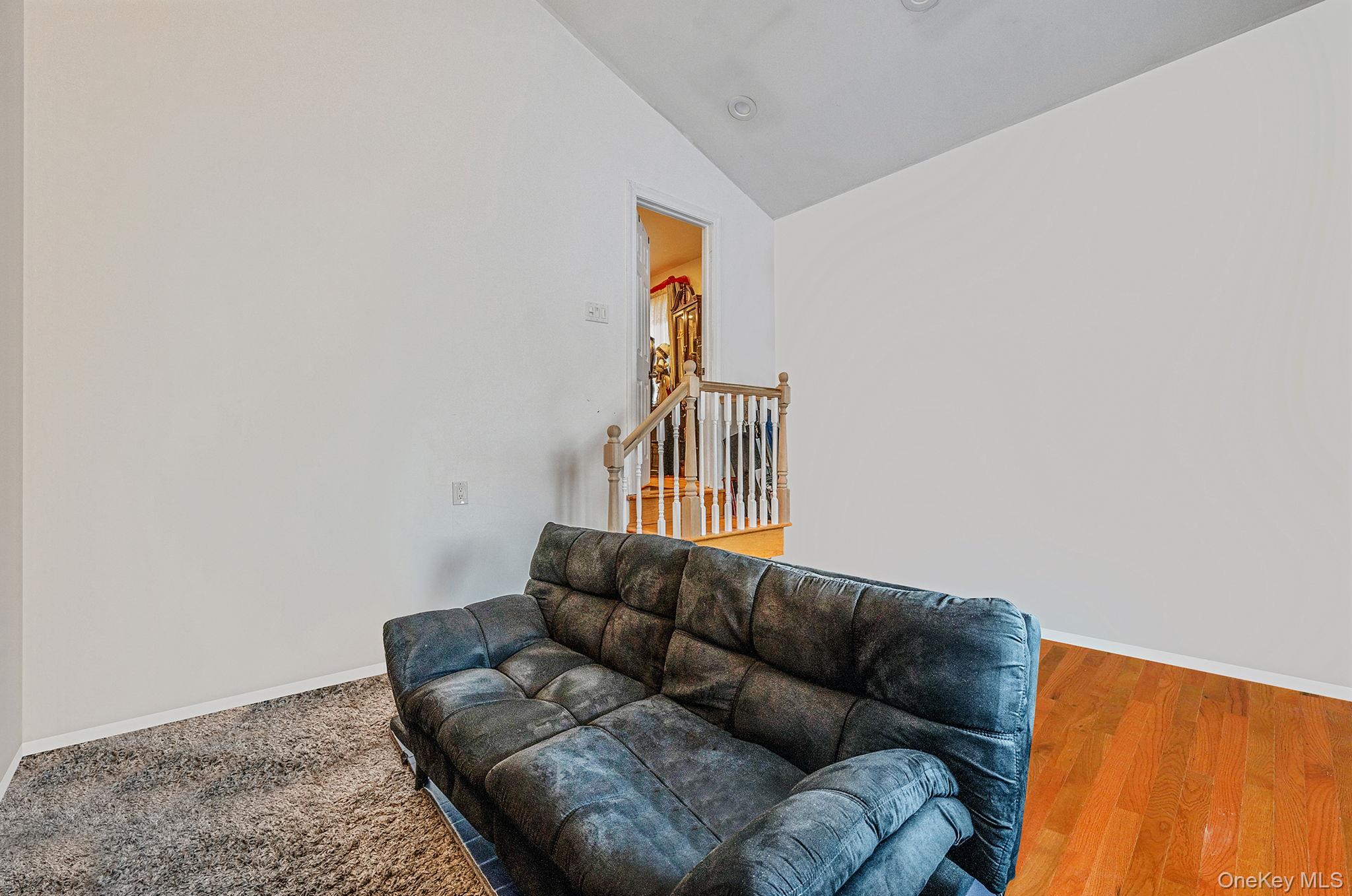 #18 photo, 15 Macon Street, 東長島 Lindenhurst , NY 11757