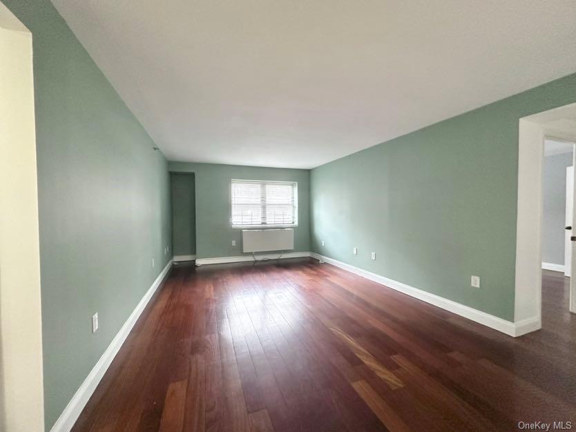 #6 photo, 143-41 84th Drive, कुईंस Briarwood , NY 11435