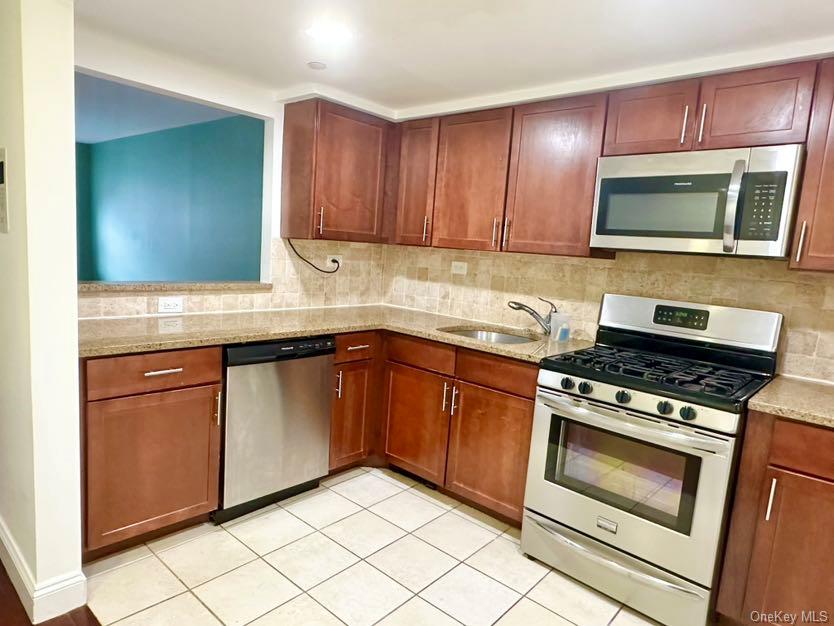 #7 photo, 143-41 84th Drive, कुईंस Briarwood , NY 11435