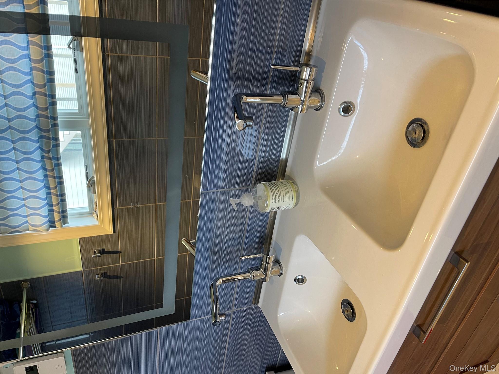 #17 photo, 7 Pond Point Road, सफ़ोक काउंटी Westhampton Beach , NY 11978