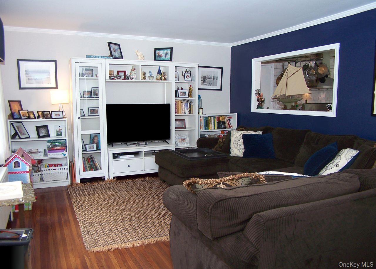 #7 photo, 10 Clarence Street, Copiague , NY 11726