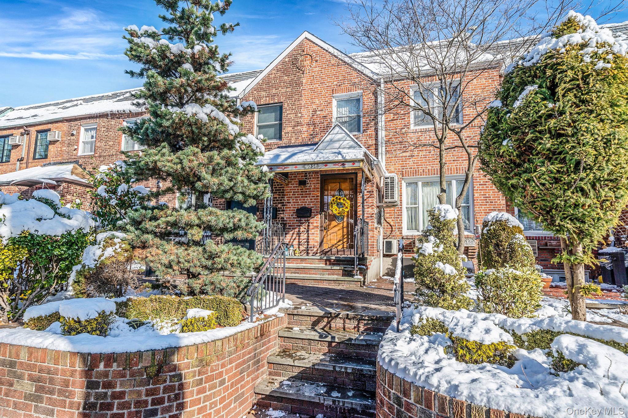 #1 photo, 6051 71st Street, কুইন্‌স Maspeth , NY 11378