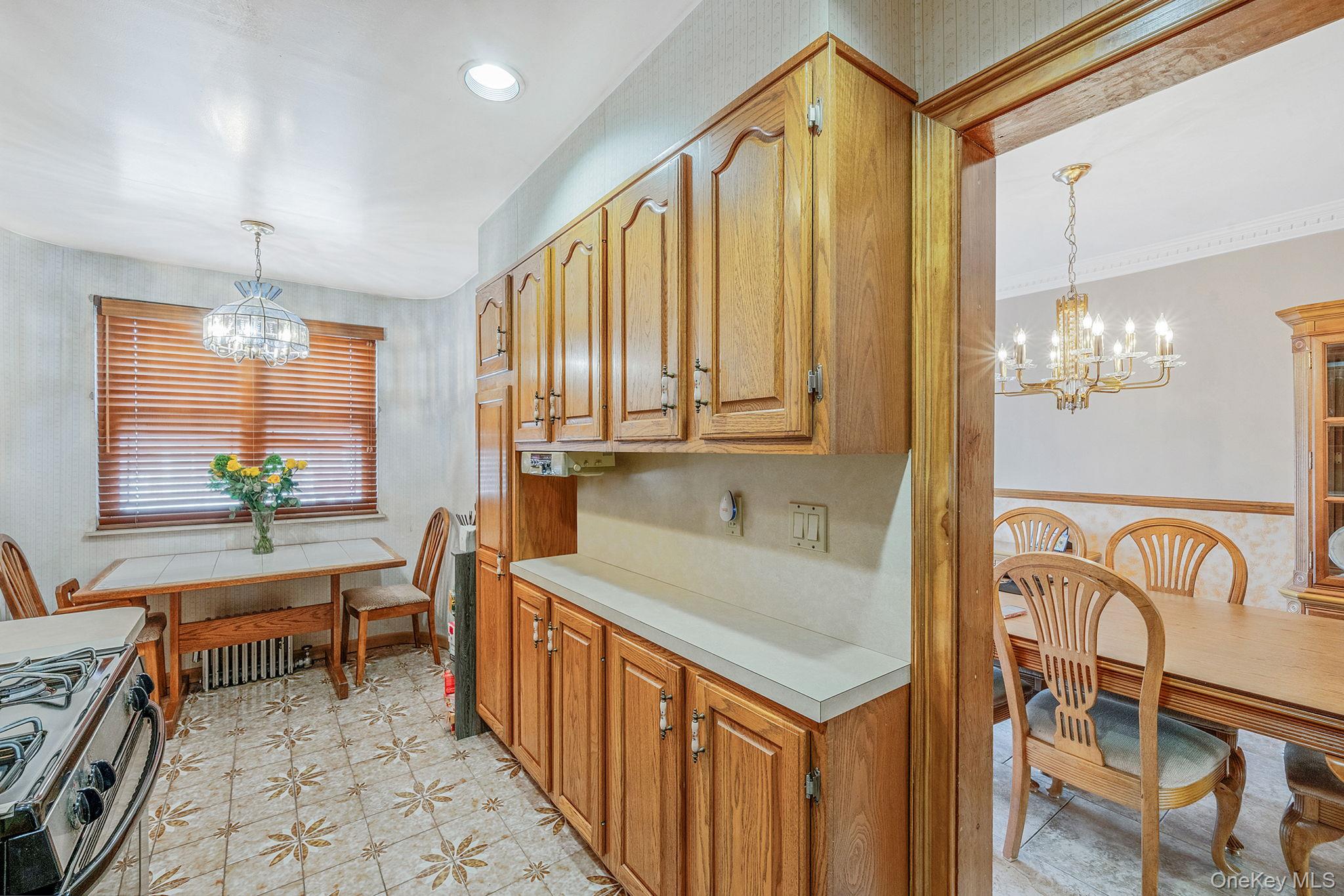 #11 photo, 6051 71st Street, কুইন্‌স Maspeth , NY 11378