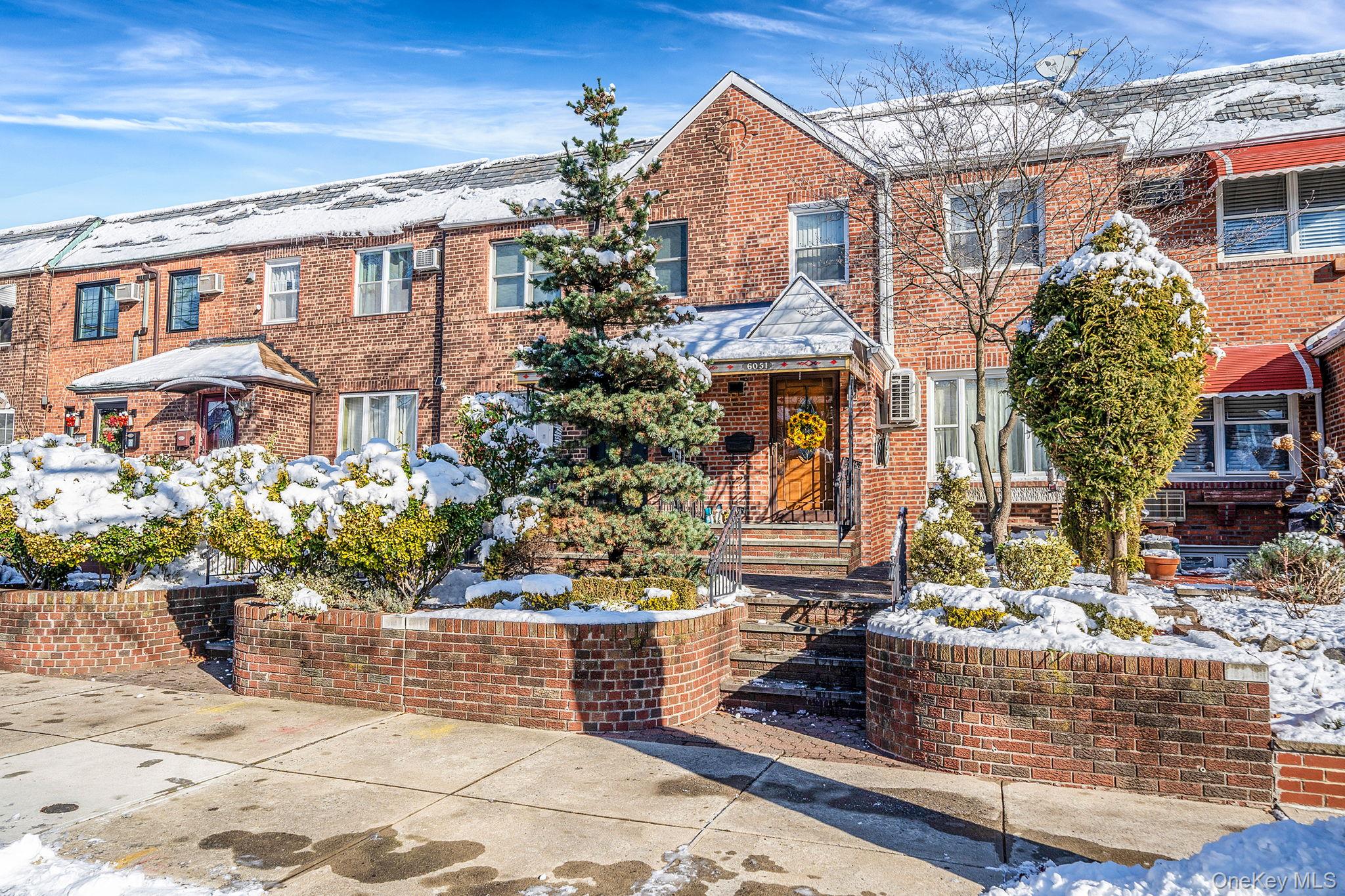 #2 photo, 6051 71st Street, কুইন্‌স Maspeth , NY 11378