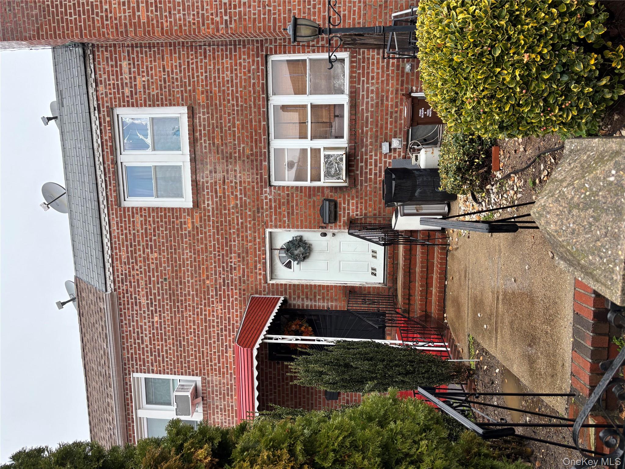 #1 photo, 21611 115th Court, 뉴욕퀸즈 Cambria Heights , NY 11411