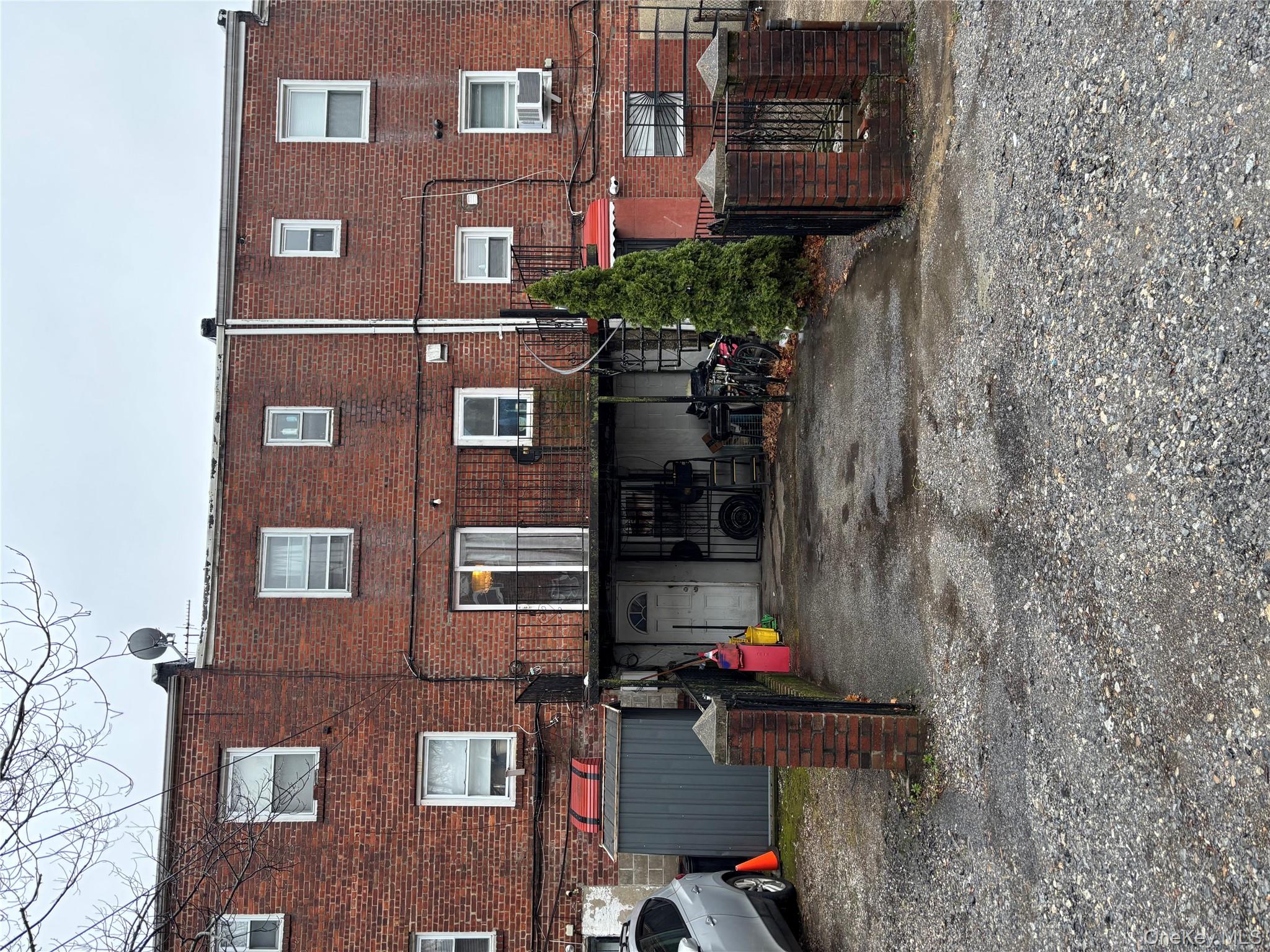 #3 photo, 21611 115th Court, 뉴욕퀸즈 Cambria Heights , NY 11411