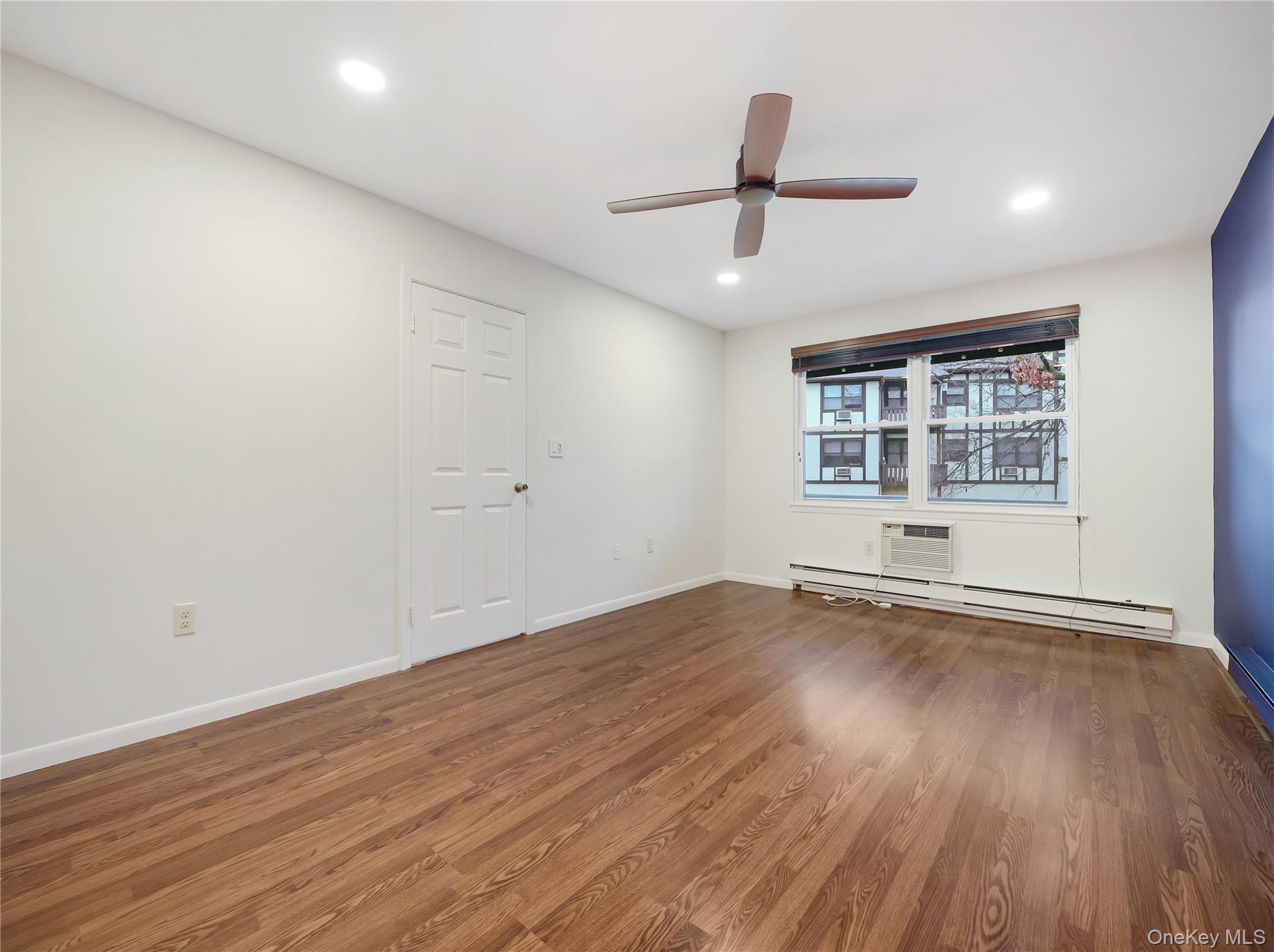 #11 photo, 327 Sierra Vista Lane, 纽约州 Valley Cottage , NY 10989