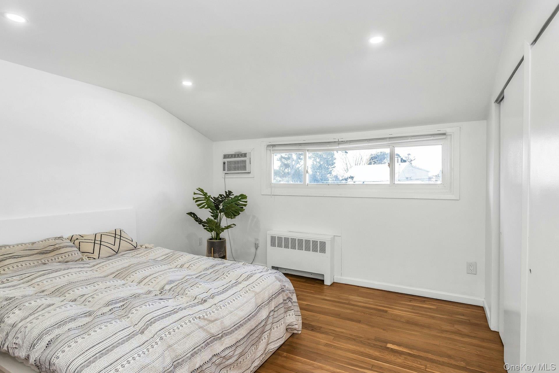 #17 photo, 38 Fireplace Lane, Hicksville , NY 11801