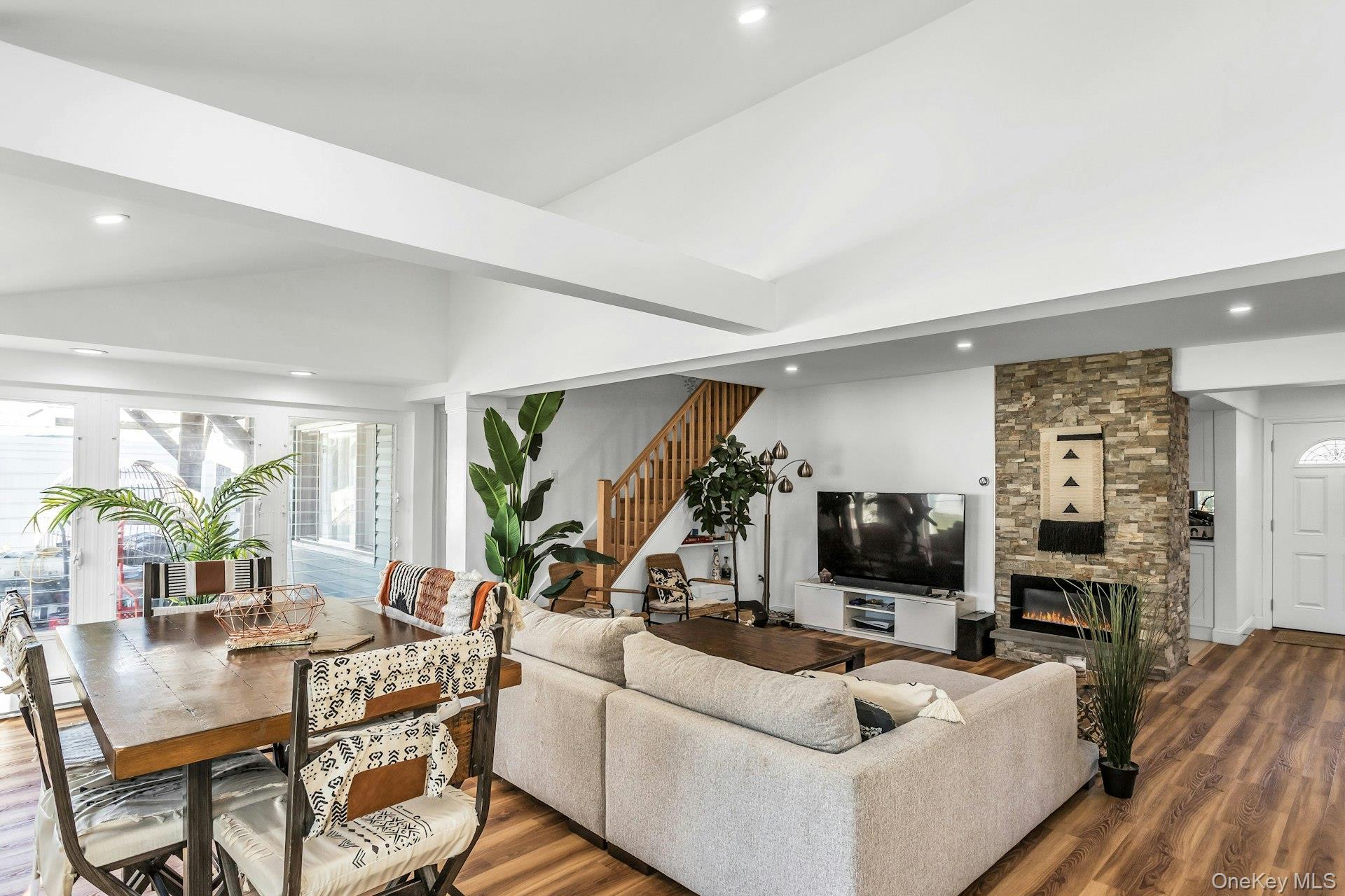 #5 photo, 38 Fireplace Lane, Hicksville , NY 11801