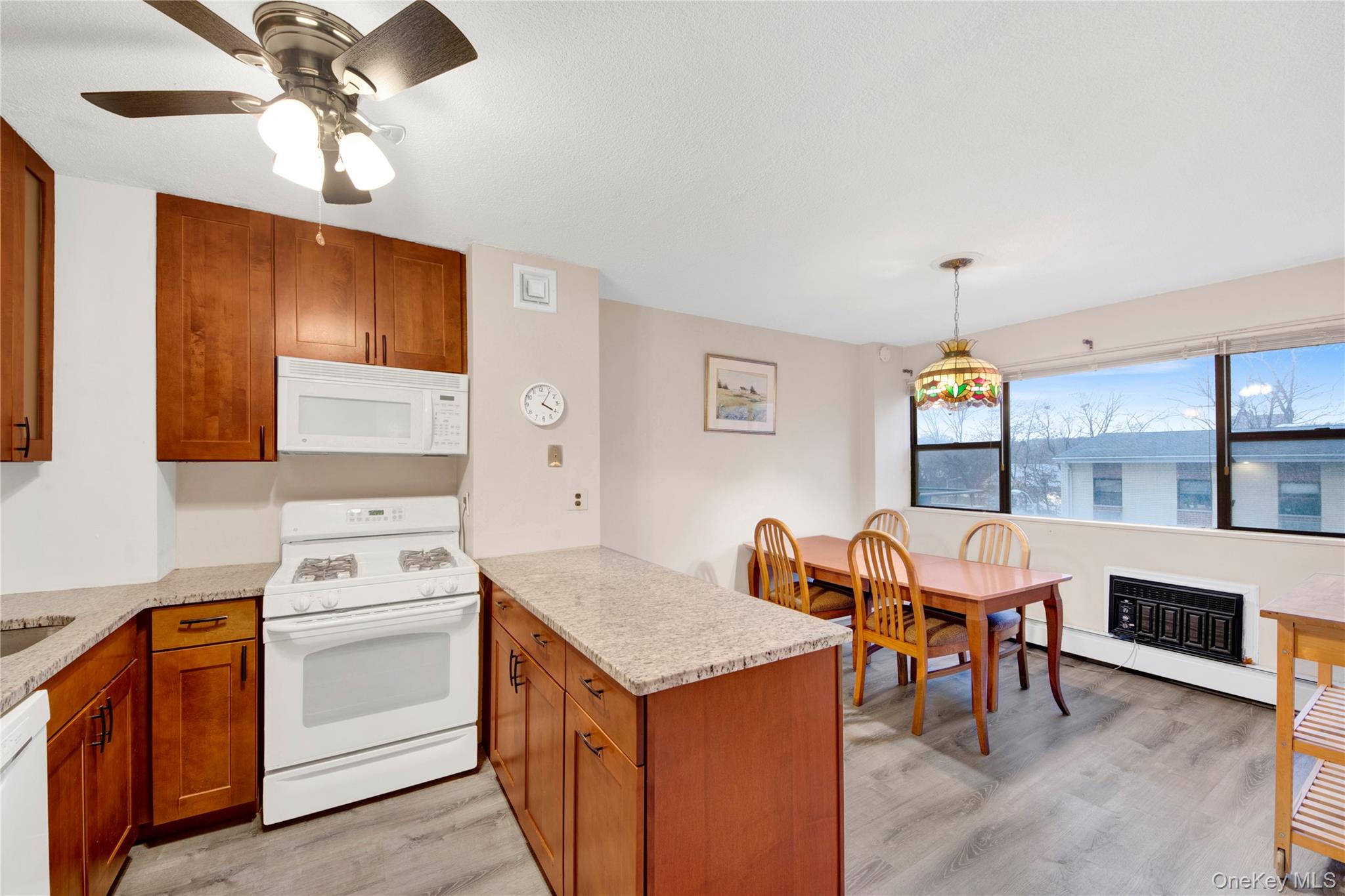 #11 photo, 1523 Central Park ave, Yonkers , NY 10710