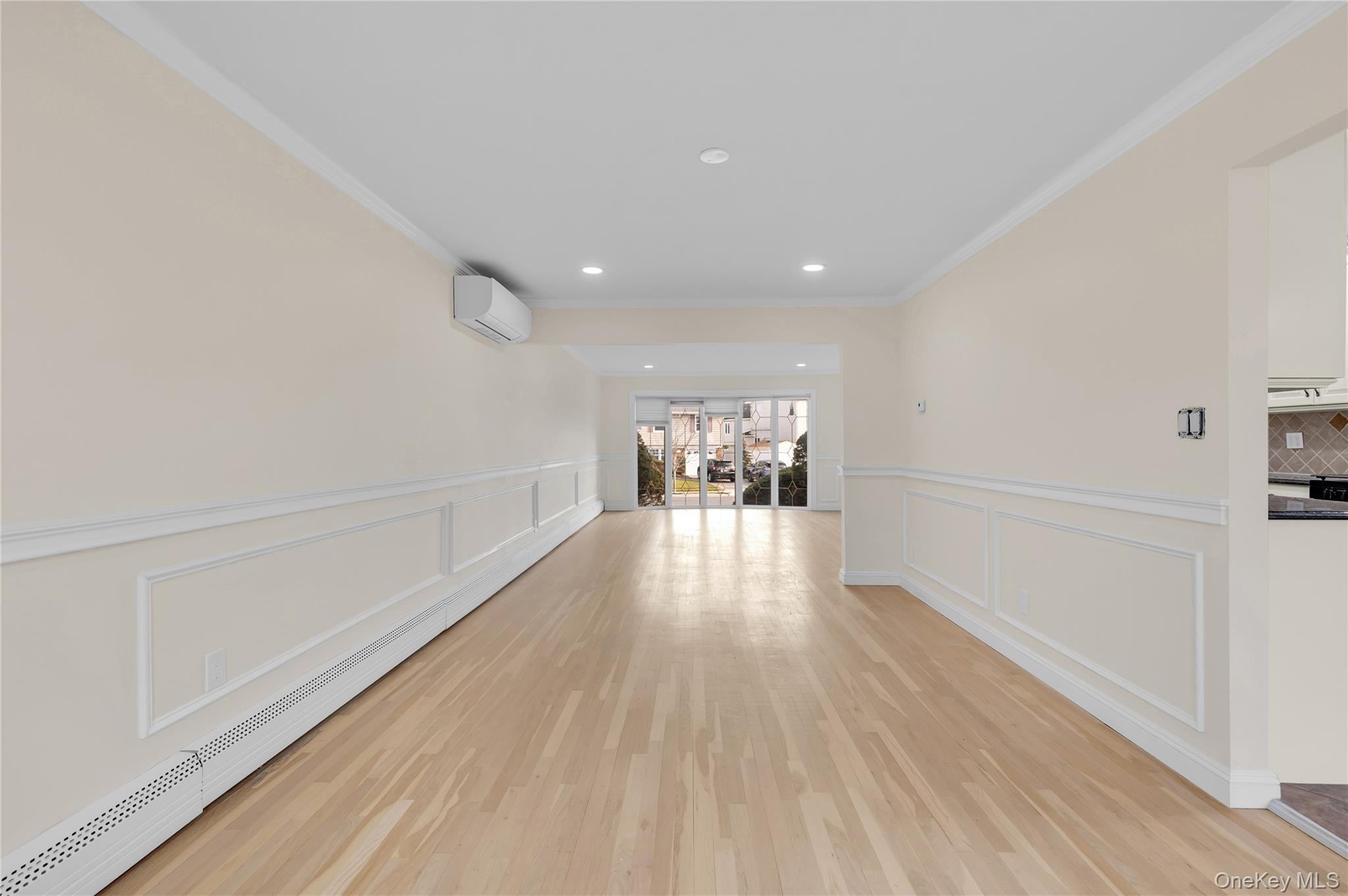 #15 photo, 1554 Holiday Park Drive, Нассау ‖ Wantagh , NY 11793