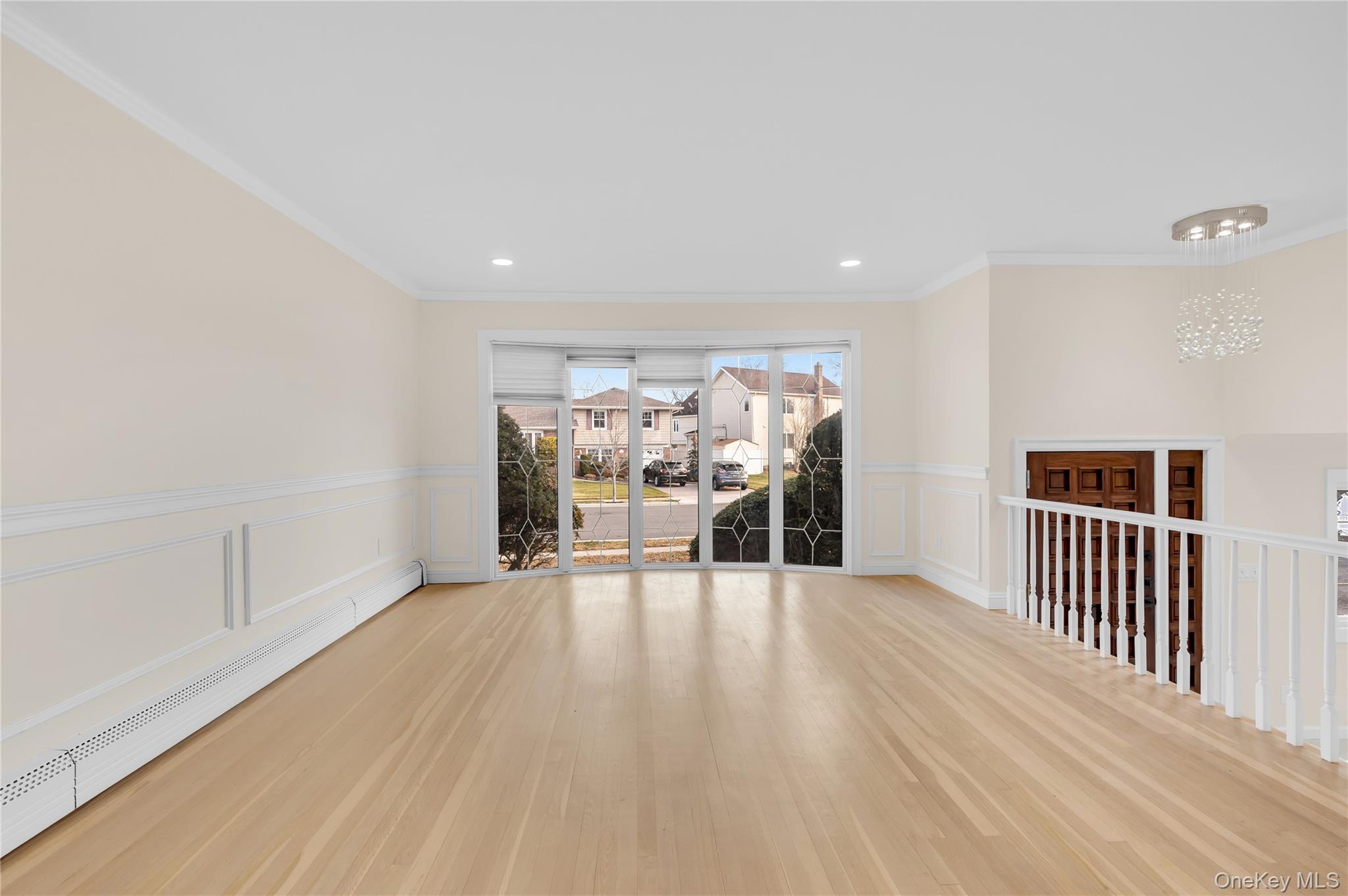 #16 photo, 1554 Holiday Park Drive, Нассау ‖ Wantagh , NY 11793