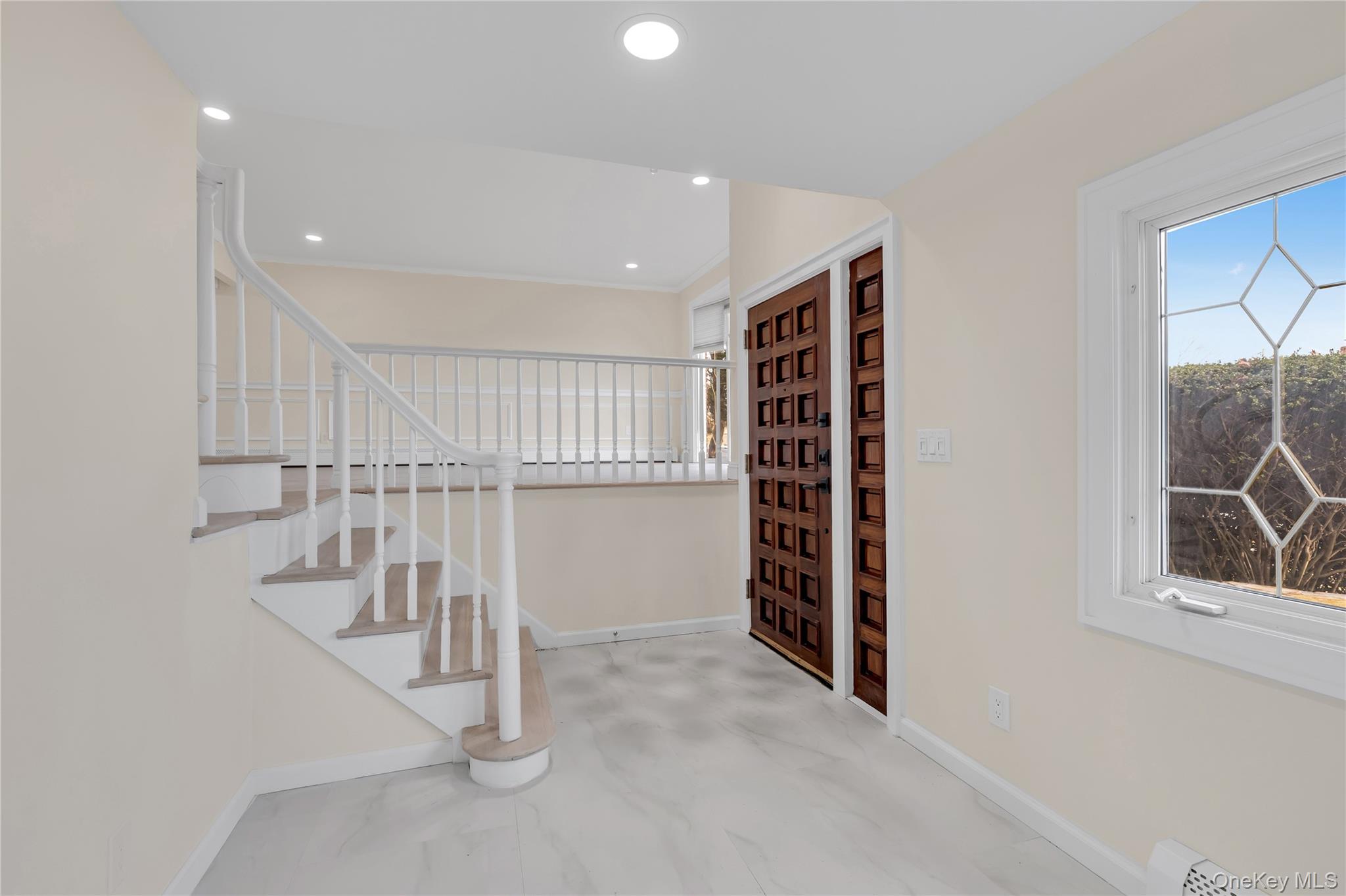 #3 photo, 1554 Holiday Park Drive, Нассау ‖ Wantagh , NY 11793