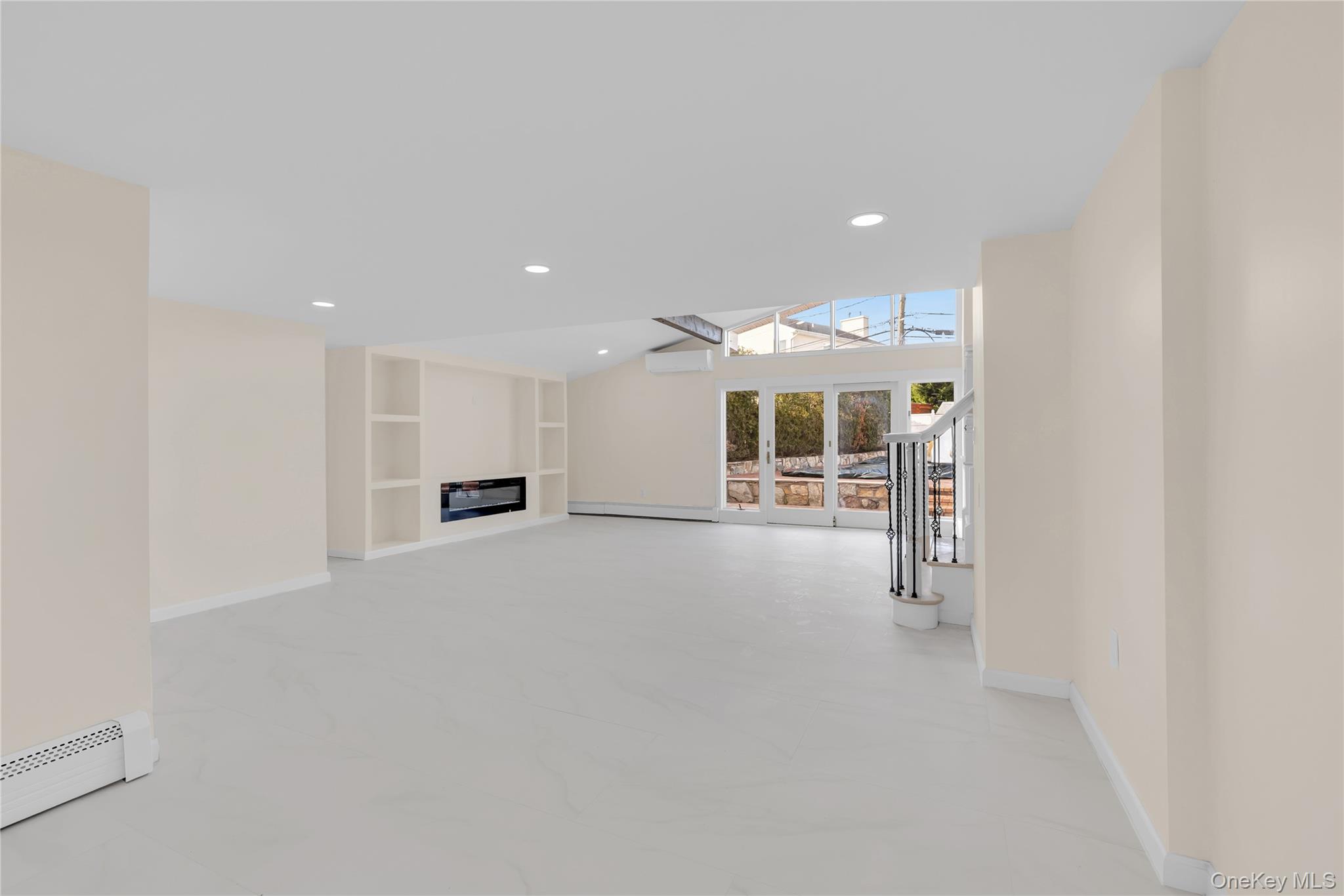 #7 photo, 1554 Holiday Park Drive, Нассау ‖ Wantagh , NY 11793