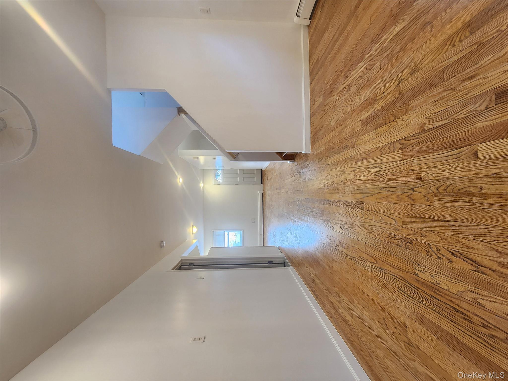 #3 photo, 6121 159th Street, 皇后區 新鮮草原 Fresh Meadows , NY 11365