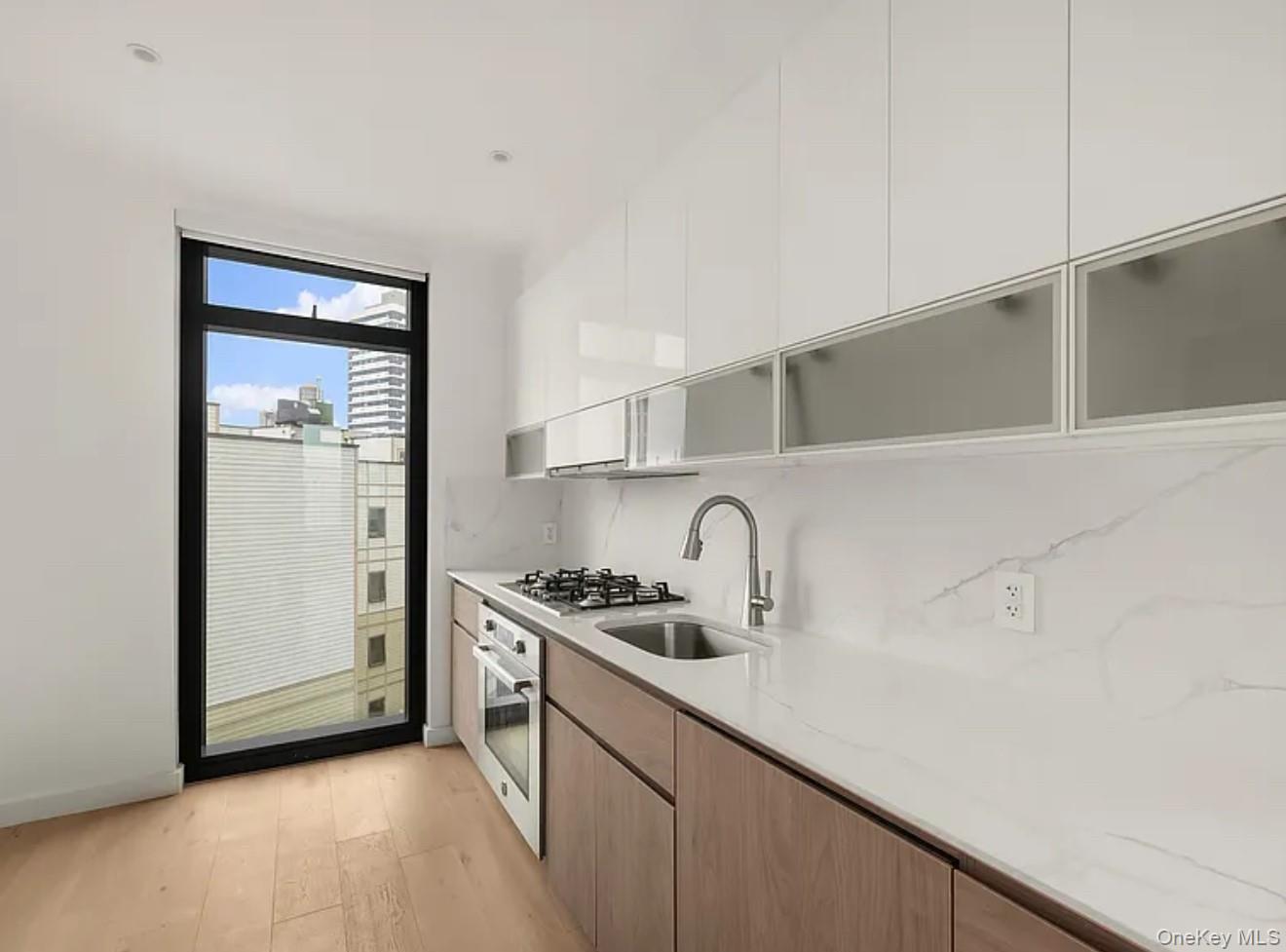 #9 photo, 4262 Hunter Street, 뉴욕퀸즈 Long Island City , NY 11101