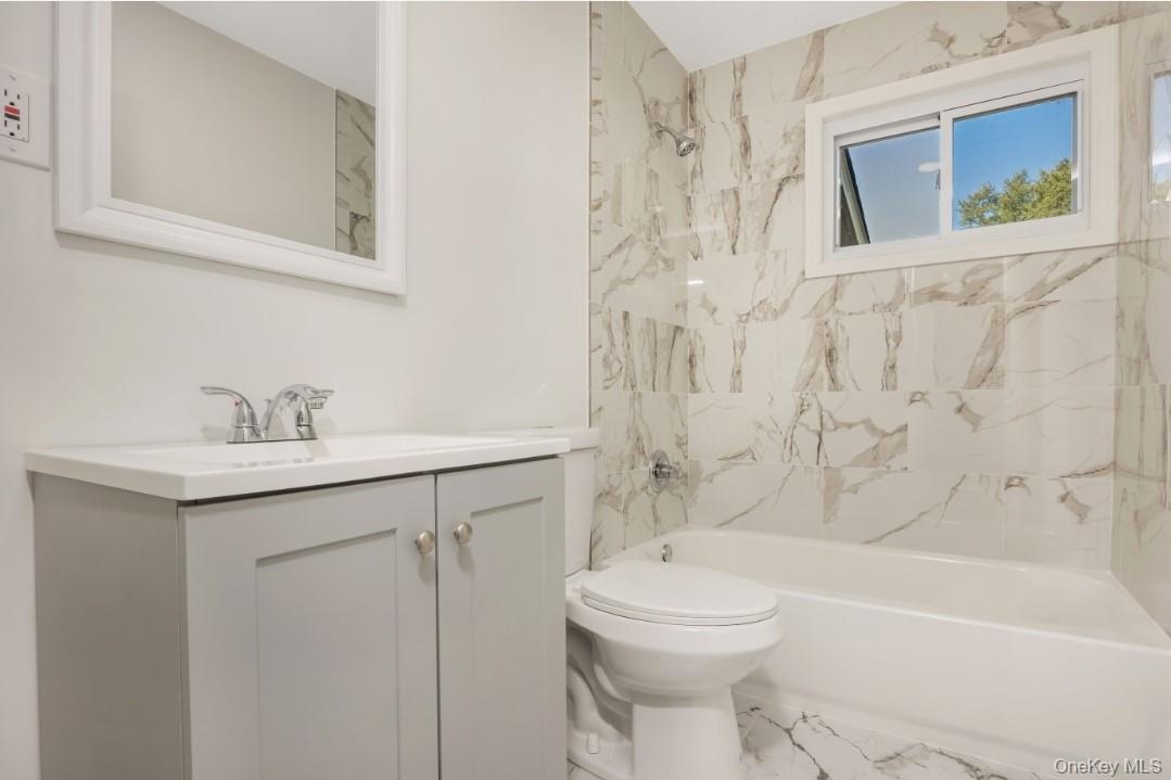 #16 photo, 178 N Ocean Avenue, 롱 아일랜드 Patchogue , NY 11772