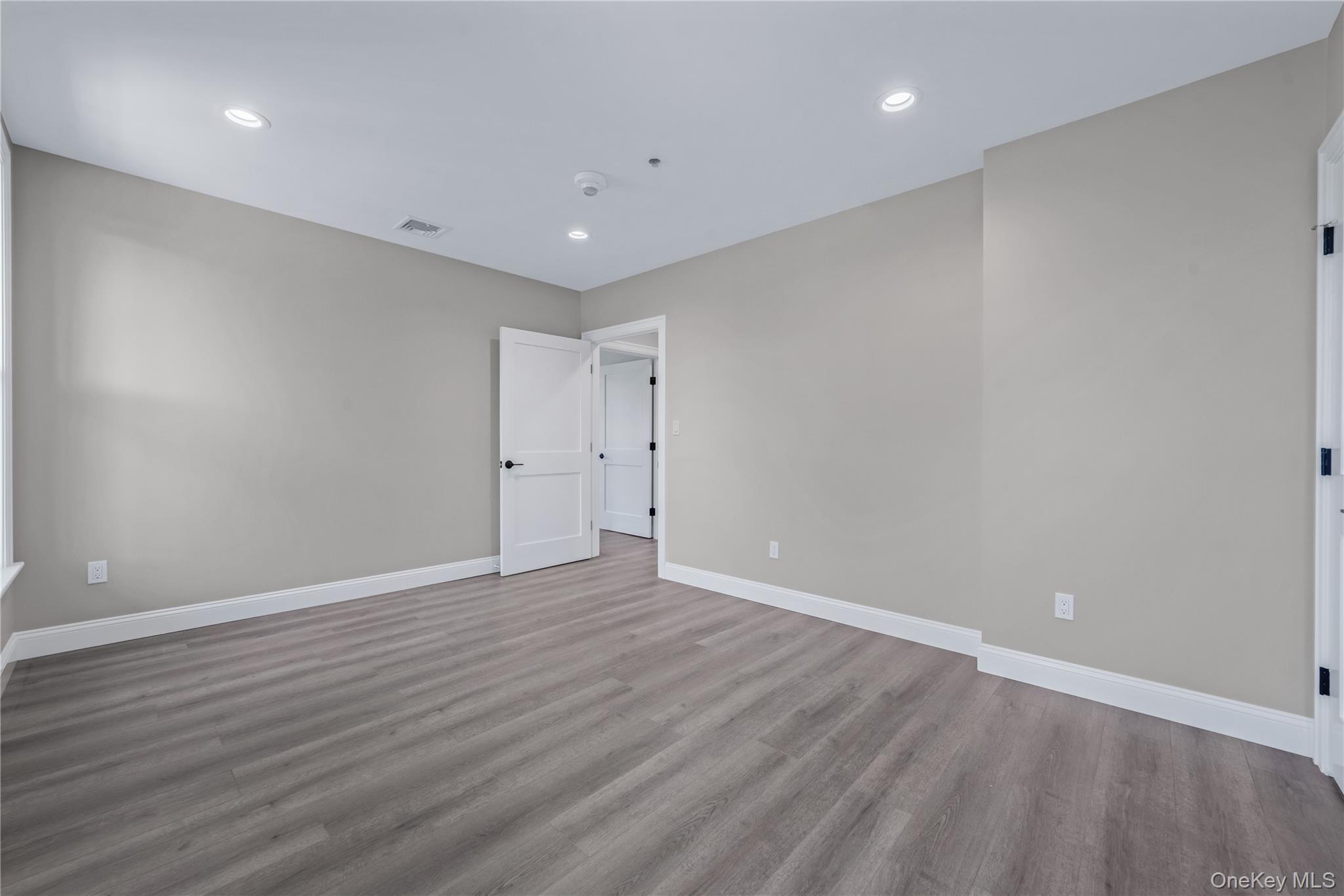 #19 photo, 110 School Street, Glen Cove , NY 11542