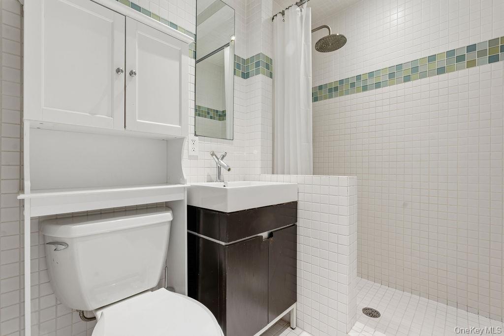 #10 photo, 26 Layton Avenue, Southampton , NY 11968