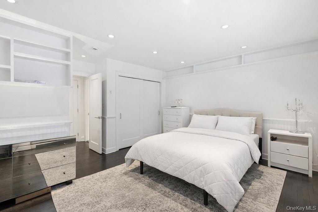 #8 photo, 26 Layton Avenue, Southampton , NY 11968