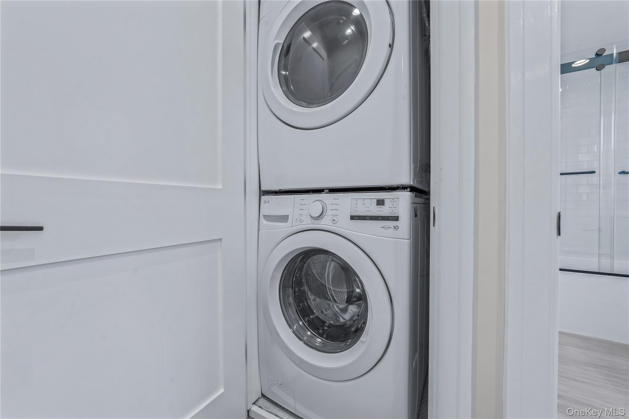 #12 photo, 110 School Street, नासाउ काउंटी Glen Cove , NY 11542