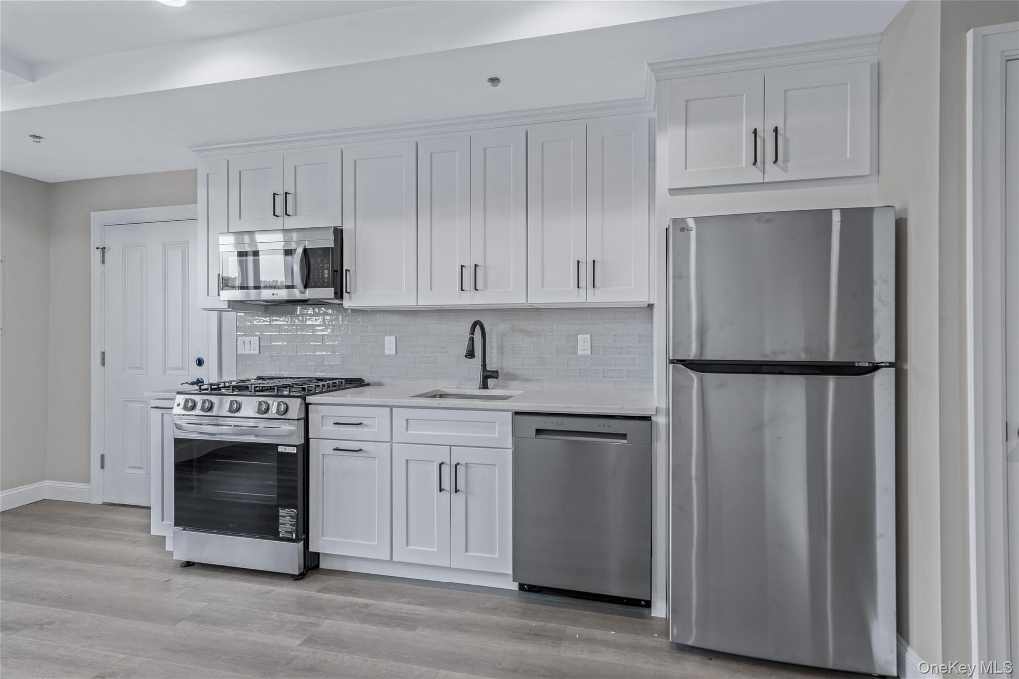 #3 photo, 110 School Street, नासाउ काउंटी Glen Cove , NY 11542