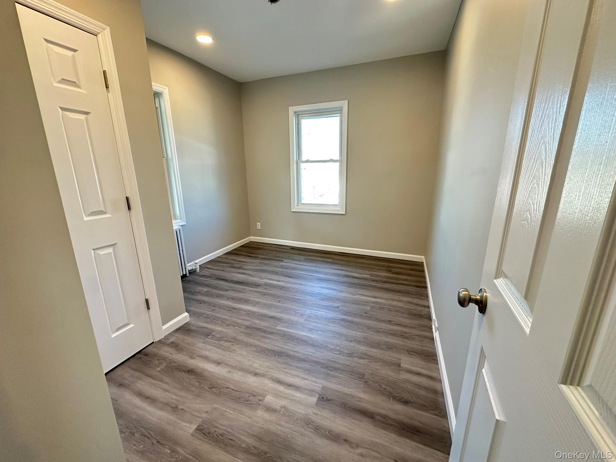 #11 photo, 149 W Market Street, नासाउ काउंटी Long Beach , NY 11561