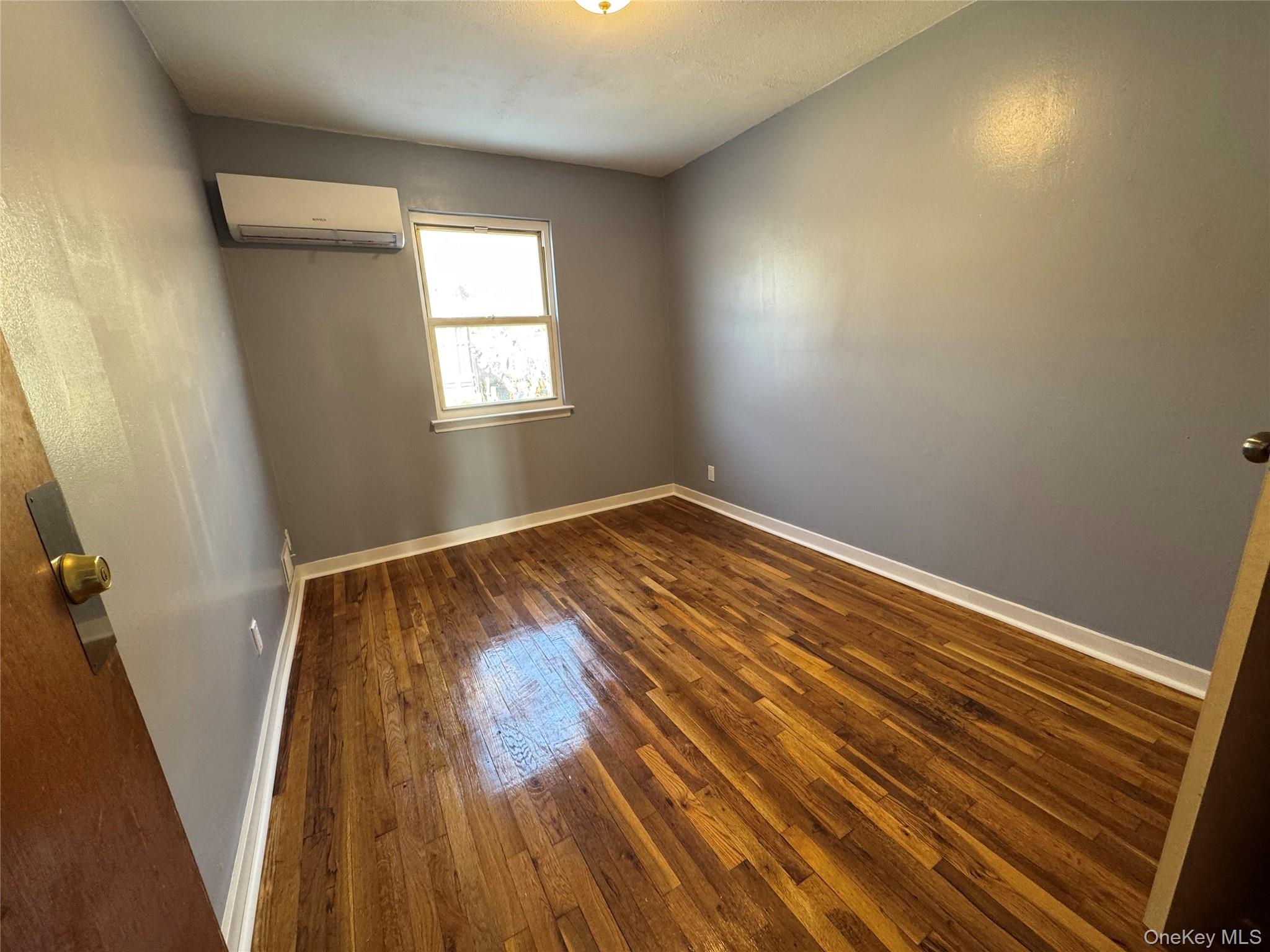 #7 photo, 74-09 85th Road, 皇后區 木港 Woodhaven , NY 11421