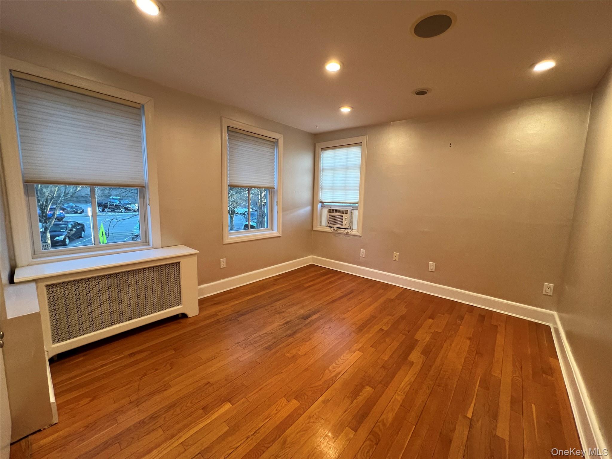 #3 photo, 117 Main Street, 롱 아일랜드 Cold Spring Harbor , NY 11724